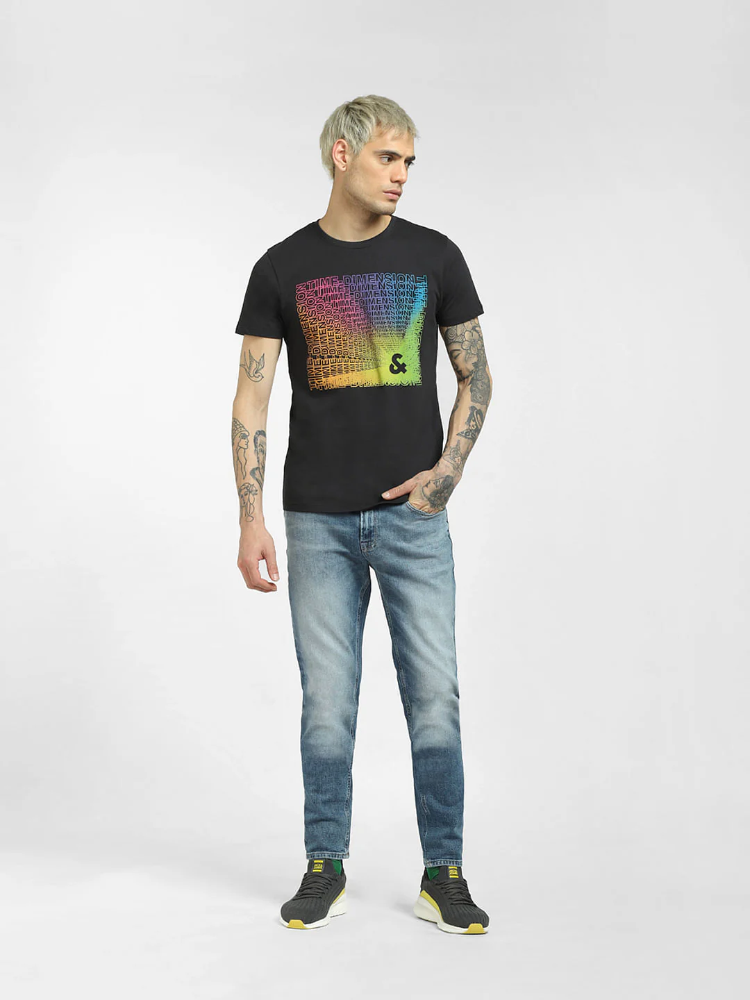 Black Graphic T-shirt - Image 6