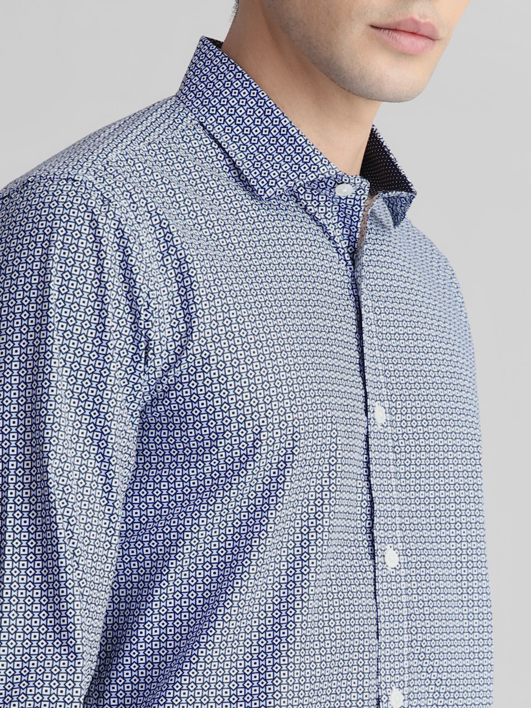 White & Blue Print Full Sleeves Shirt - Image 5