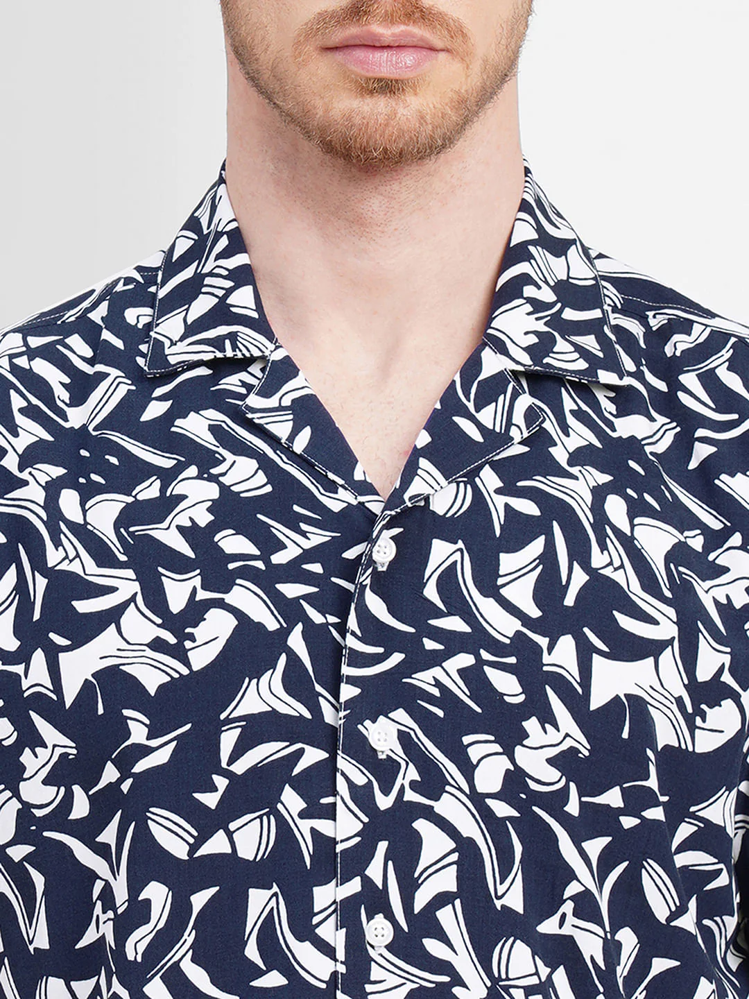 White All Over Print Short Sleeves Shirt - Image 5