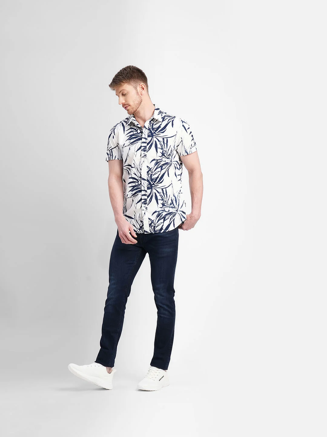 White Tropical Print Short Sleeves Shirt - Image 6