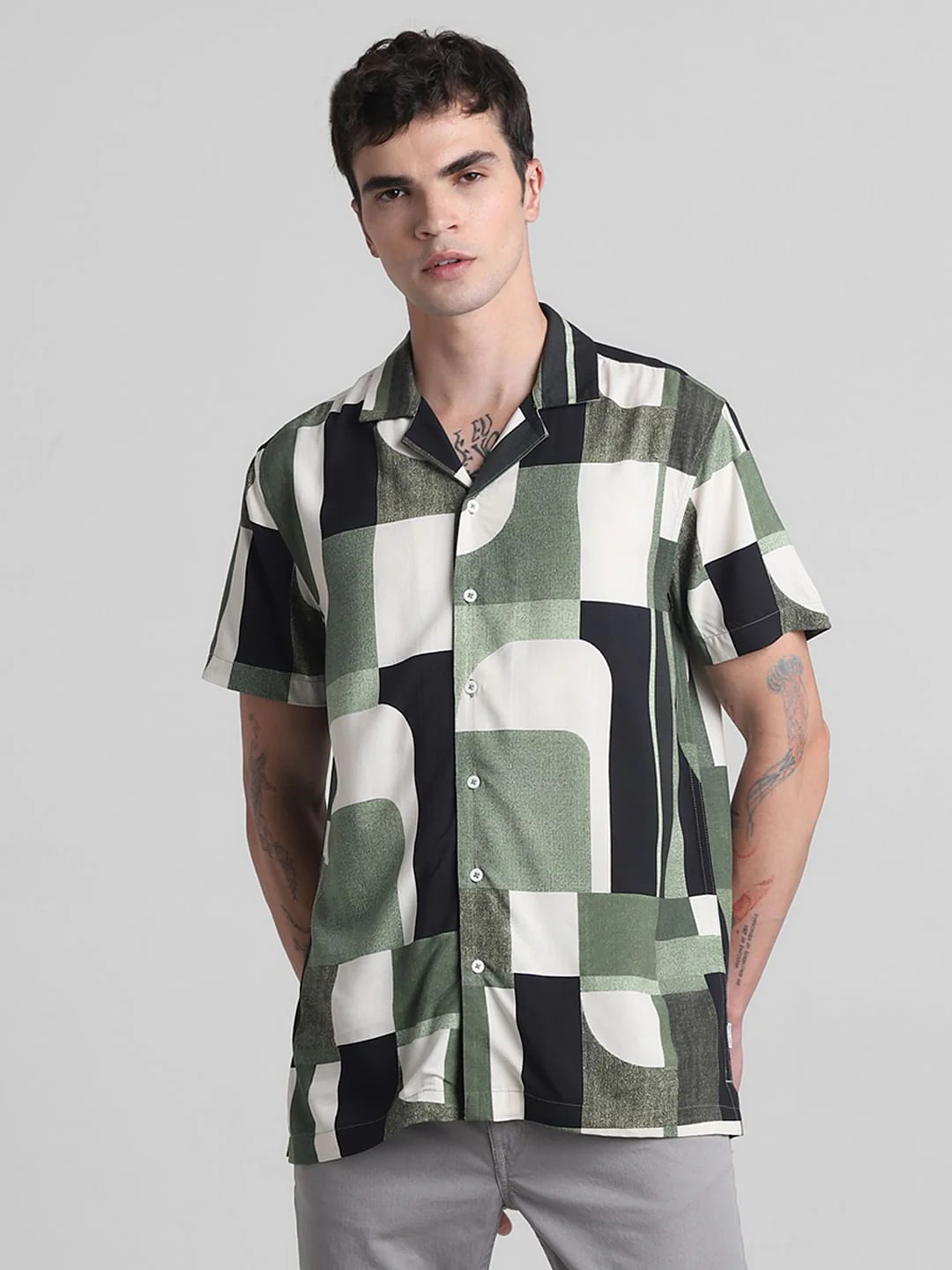 Green Printed Short Sleeves Shirt - Image 2