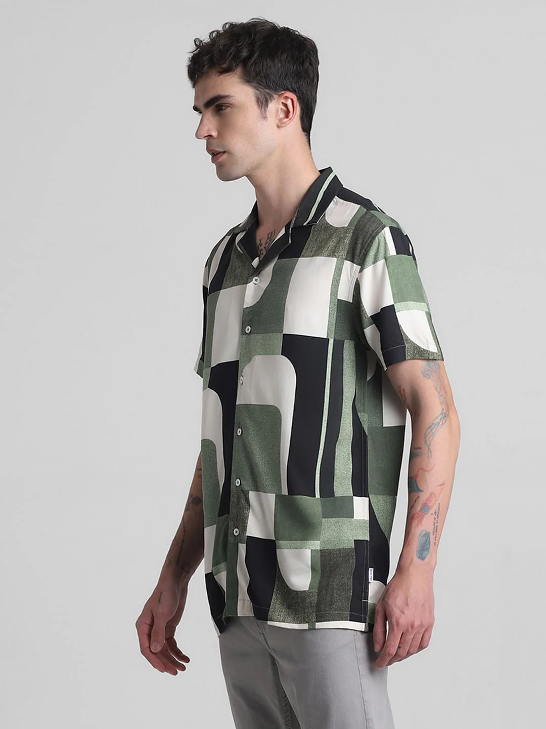 Green Printed Short Sleeves Shirt - Image 3