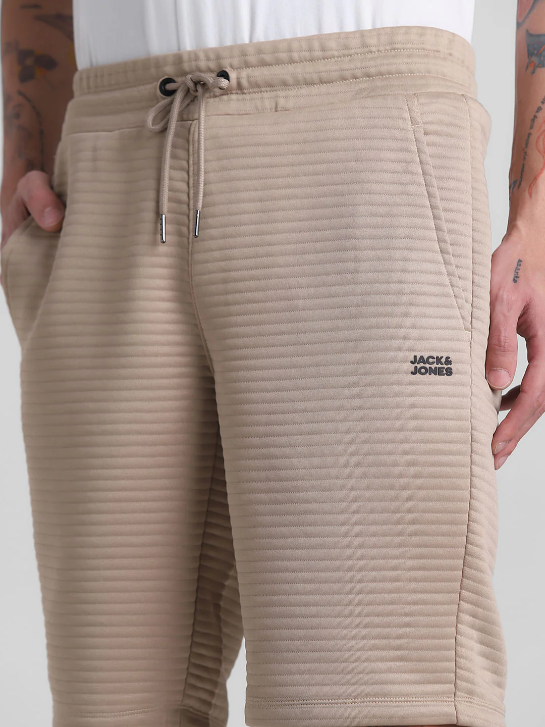 Brown mid Rise Striped Sweatshorts - Image 4