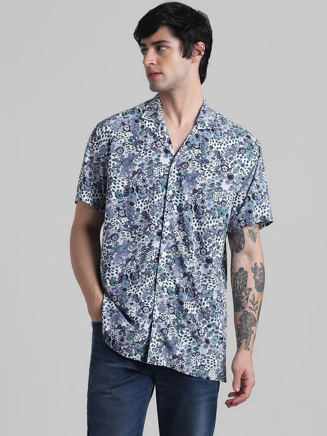White & Blue Floral Print Shirt - Image 2