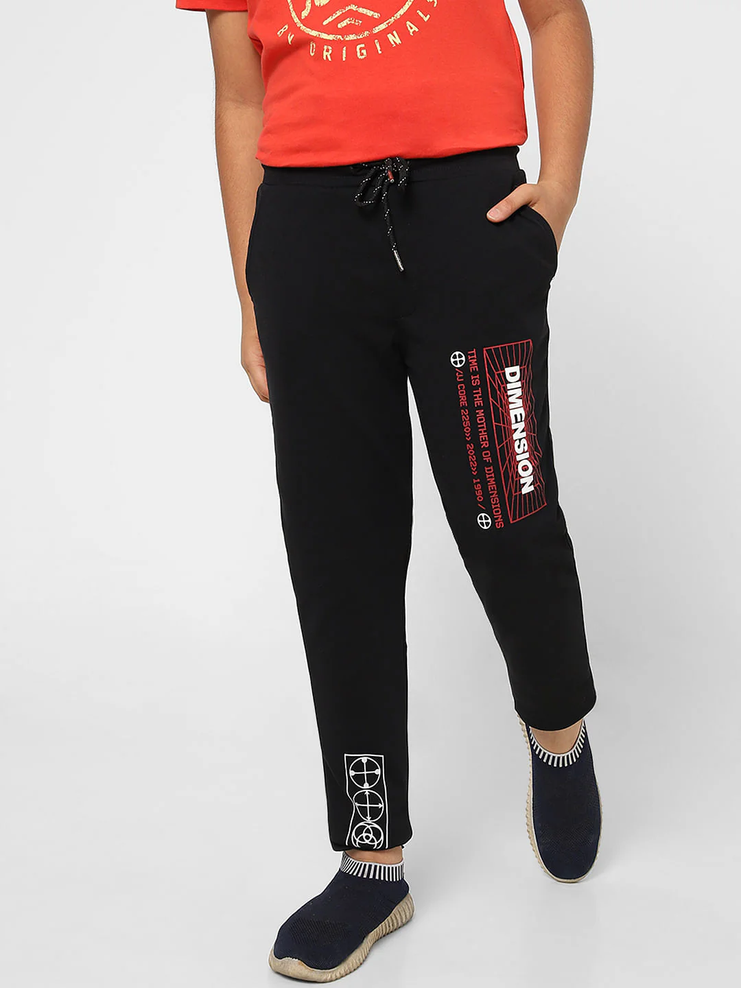 BOYS Black Mid Rise Printed Sweatpants - Image 2