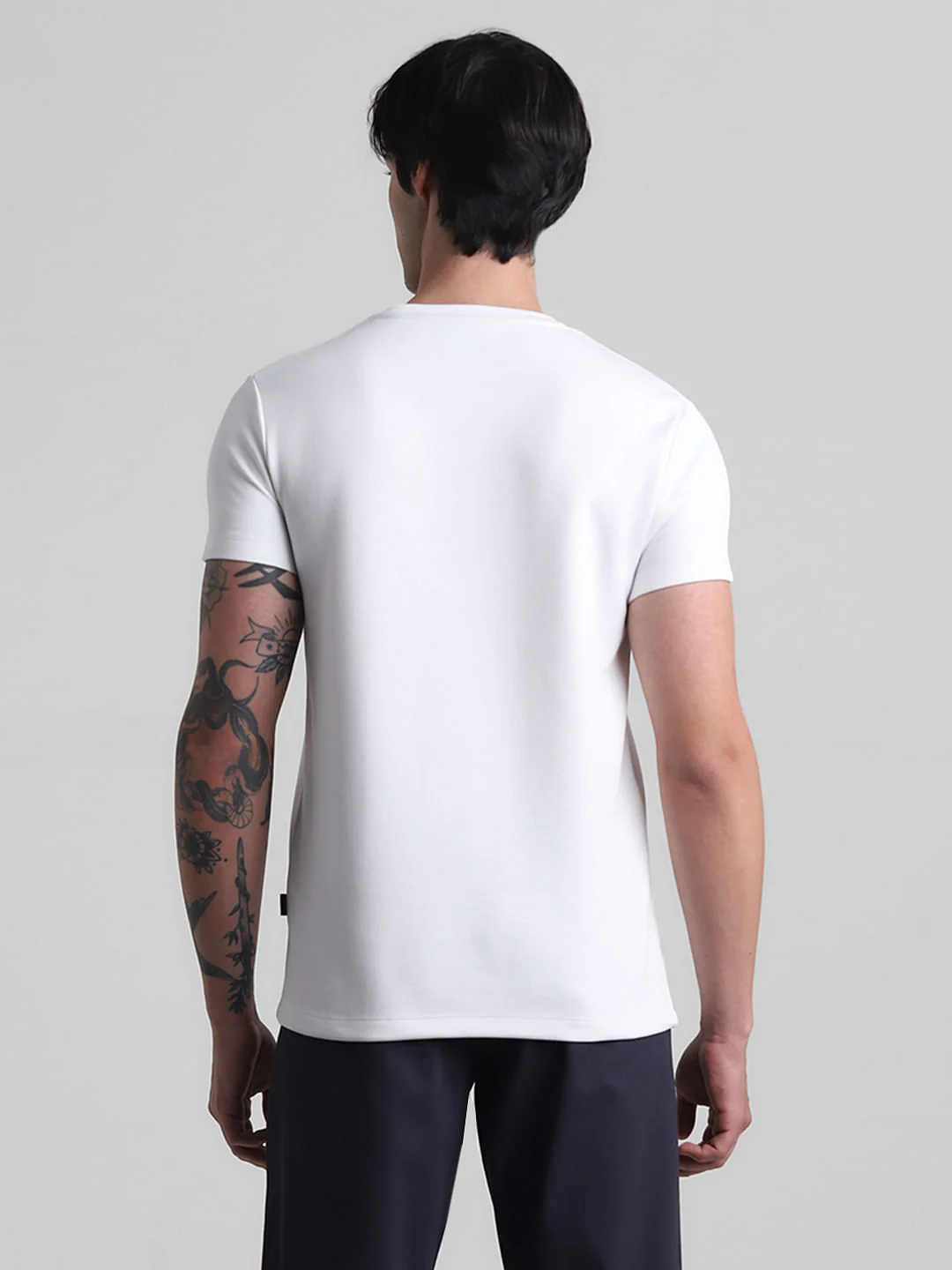 White Pique Knit Crew Neck T-shirt - Image 4