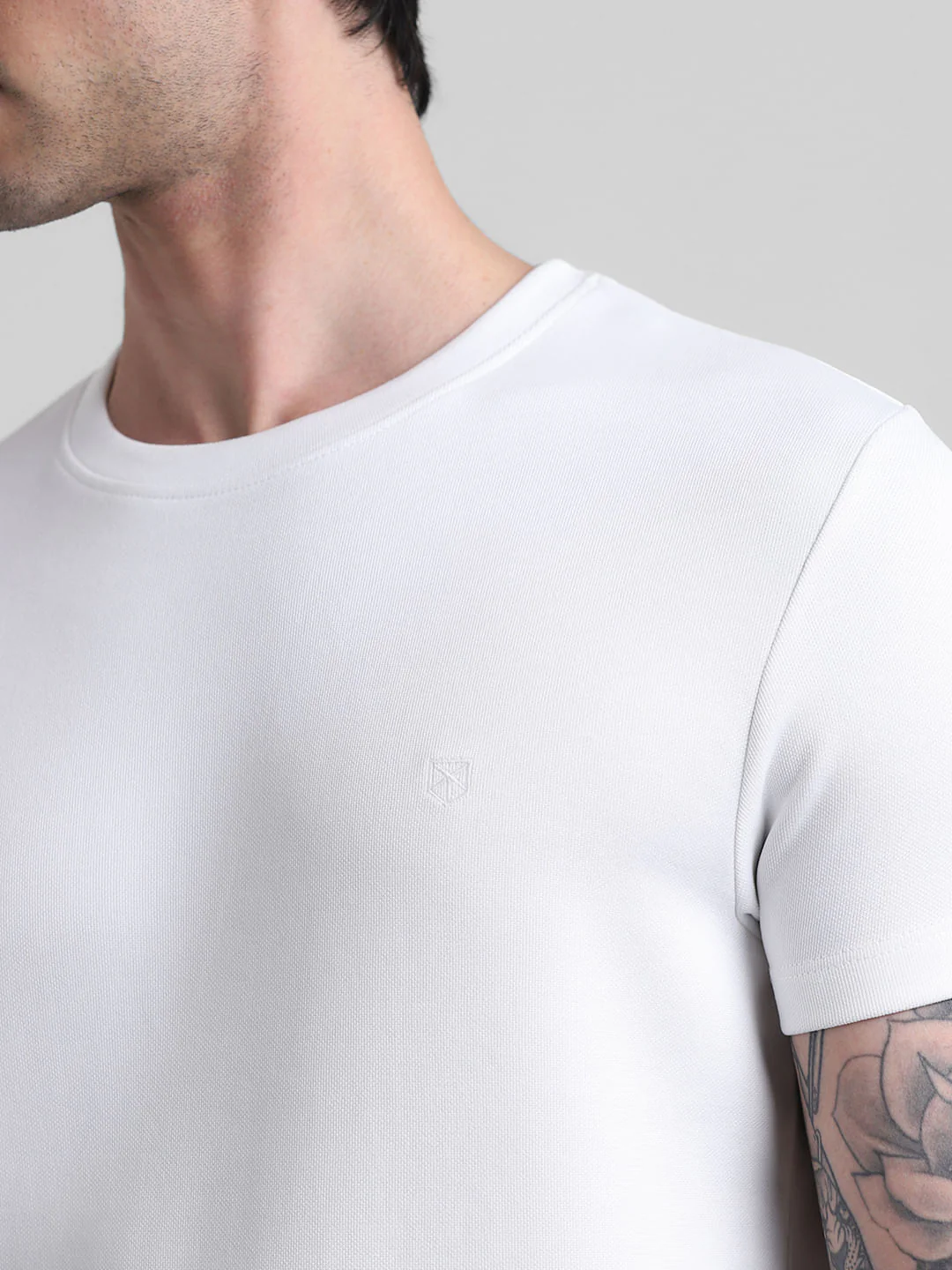 White Pique Knit Crew Neck T-shirt - Image 5