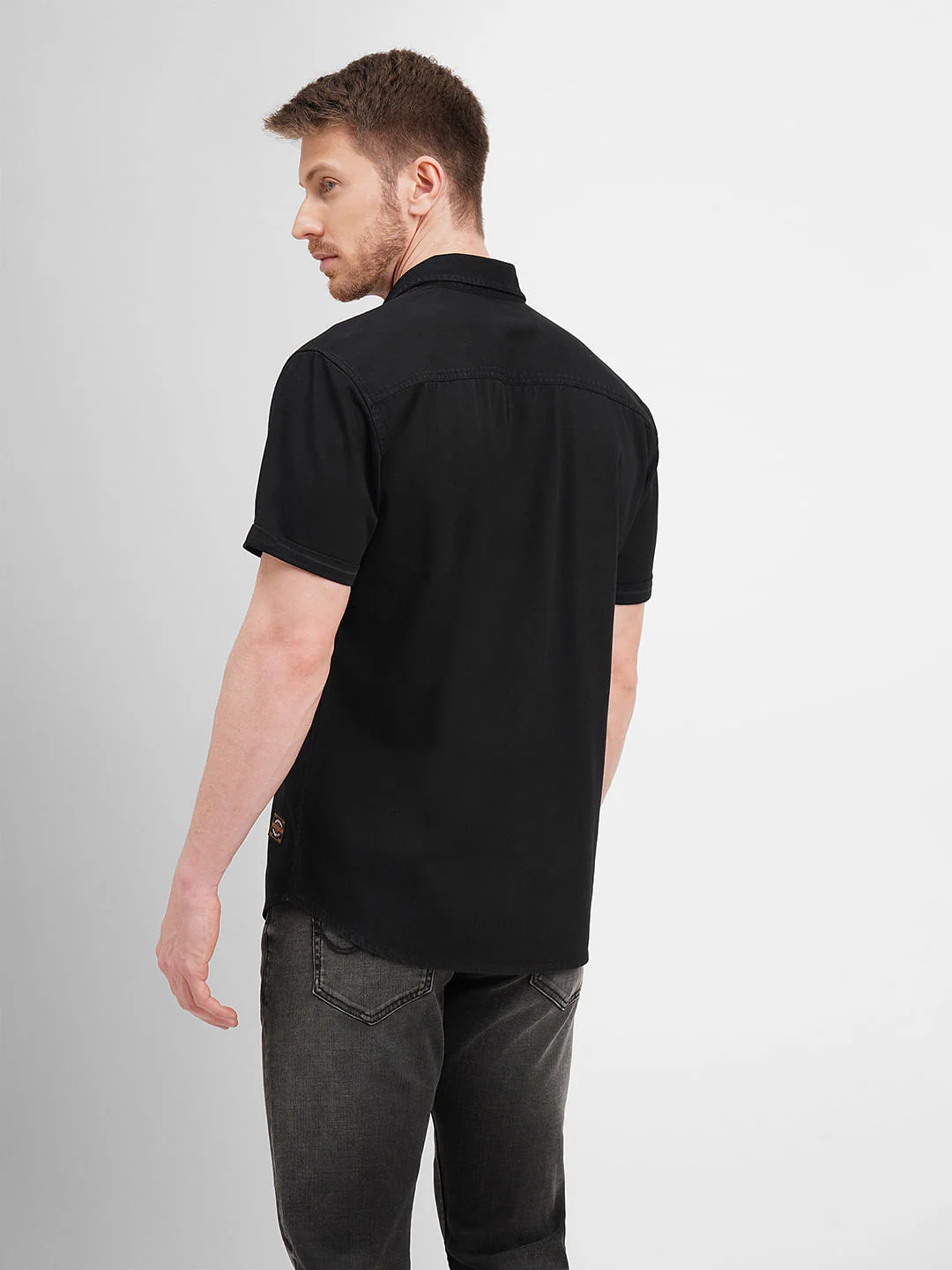 Black Badge Detail Short Sleeves Shirt - Image 4