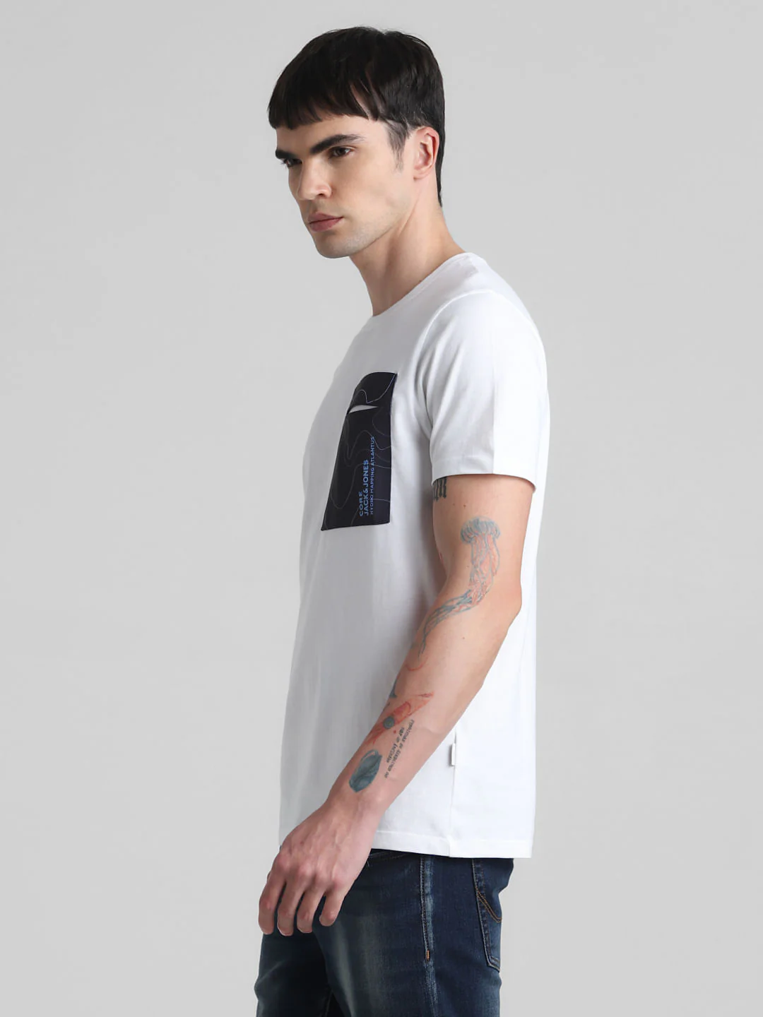White Pocket Detail Crew Neck T-shirt - Image 3