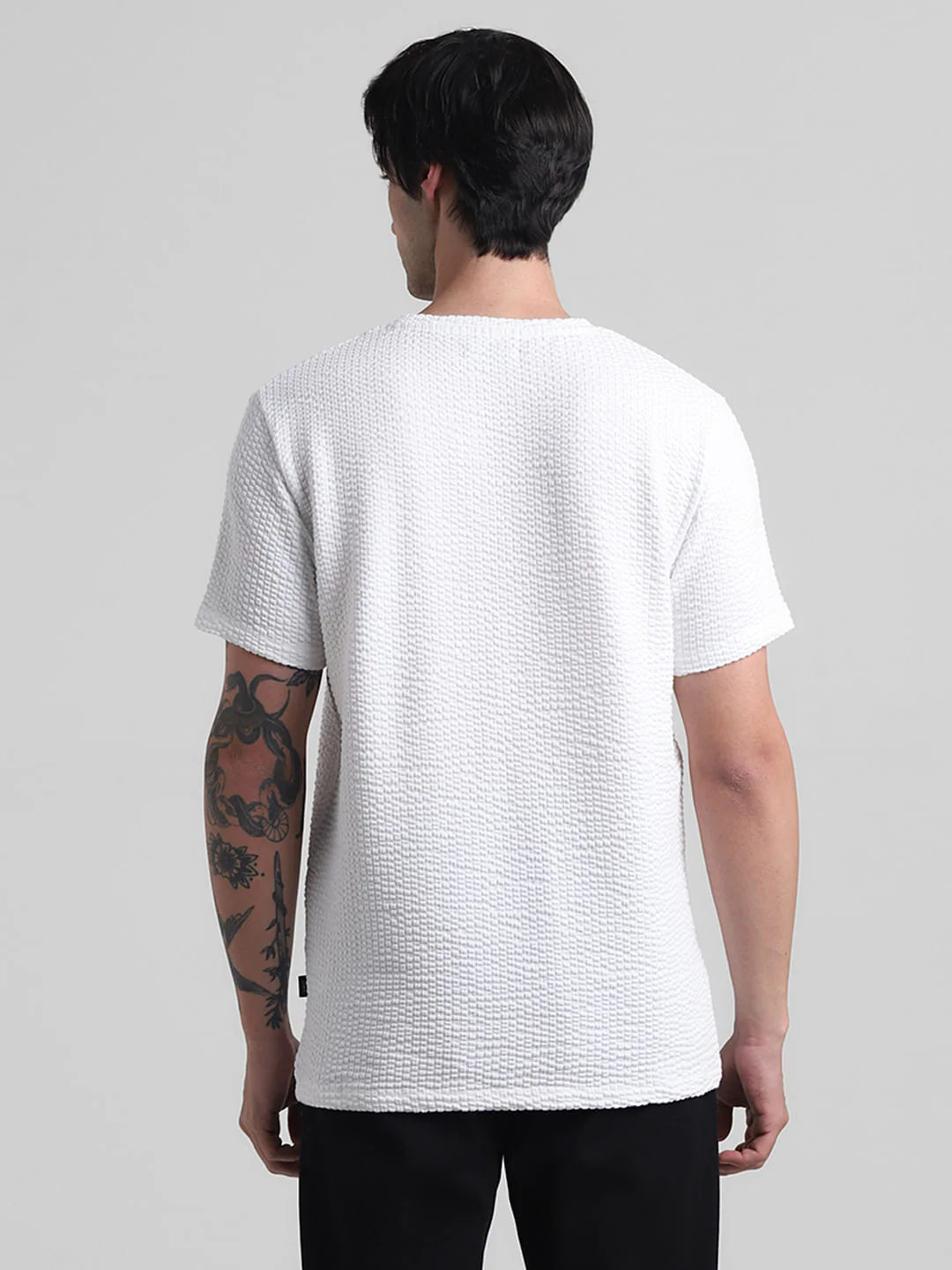 White Knitted Crew Neck T-shirt - Image 4