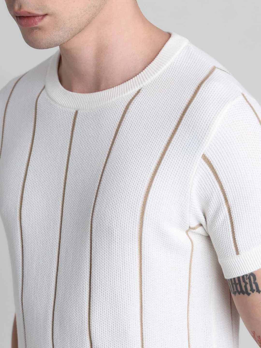 White Striped Knitted T-shirt - Image 5