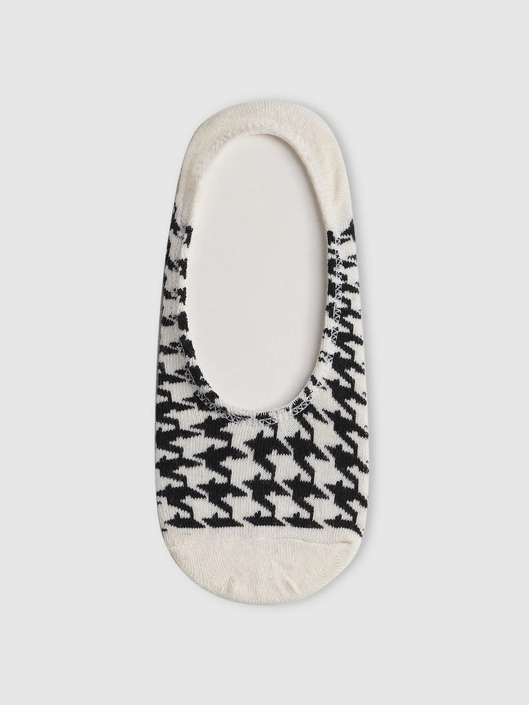 White Houndstooth Print No Show Socks