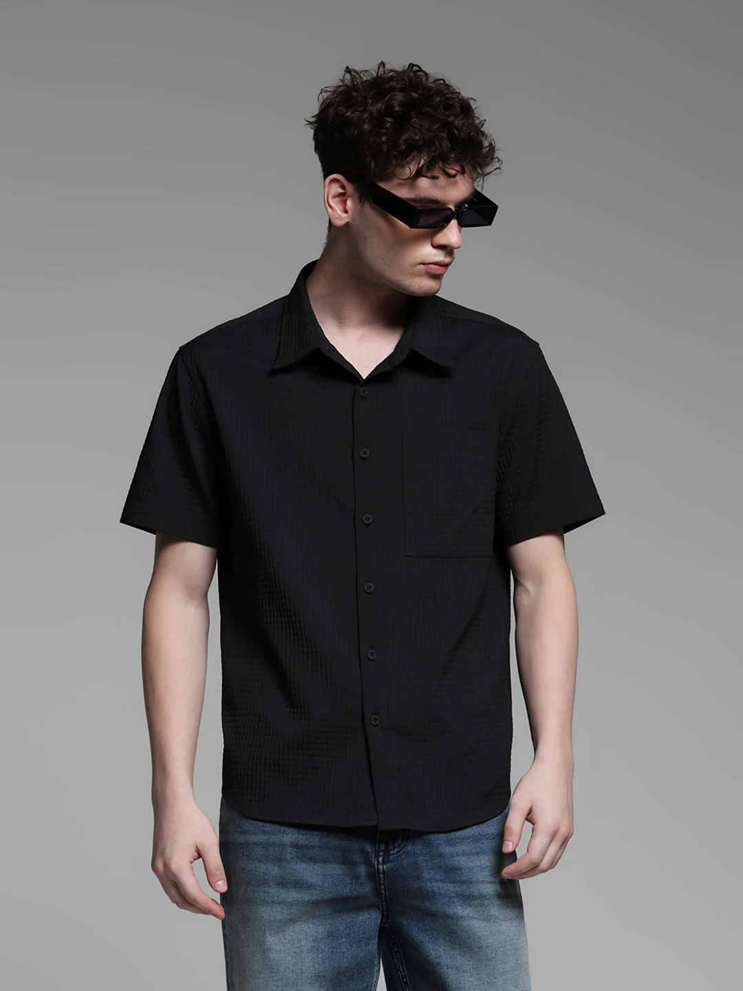 BLACK SHORT SLEEVES SHIRT