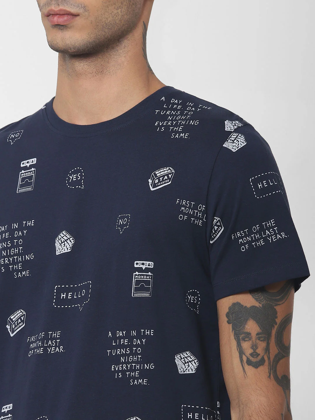 Navy Blue Printed Crew Neck T-shirt - Image 5