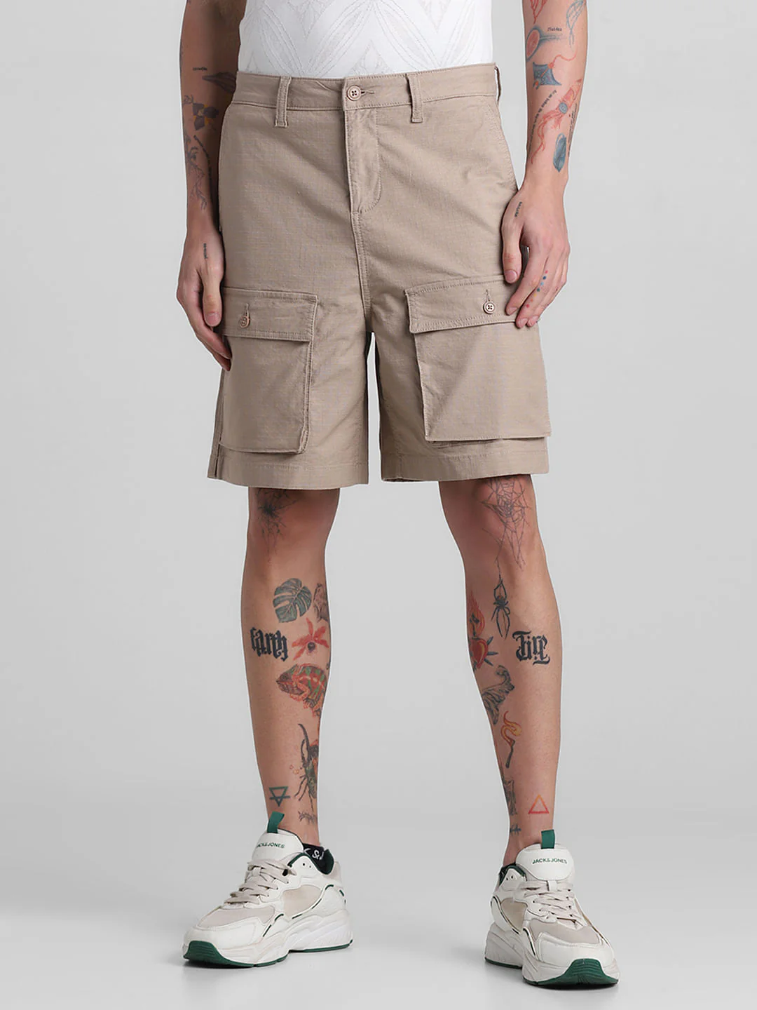 Khaki Low Rise Slim Fit Cargo Shorts