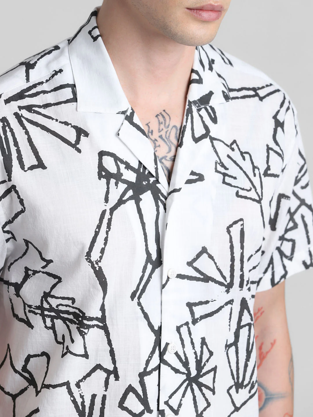 White Printed Short Sleeves Shirt - Image 5