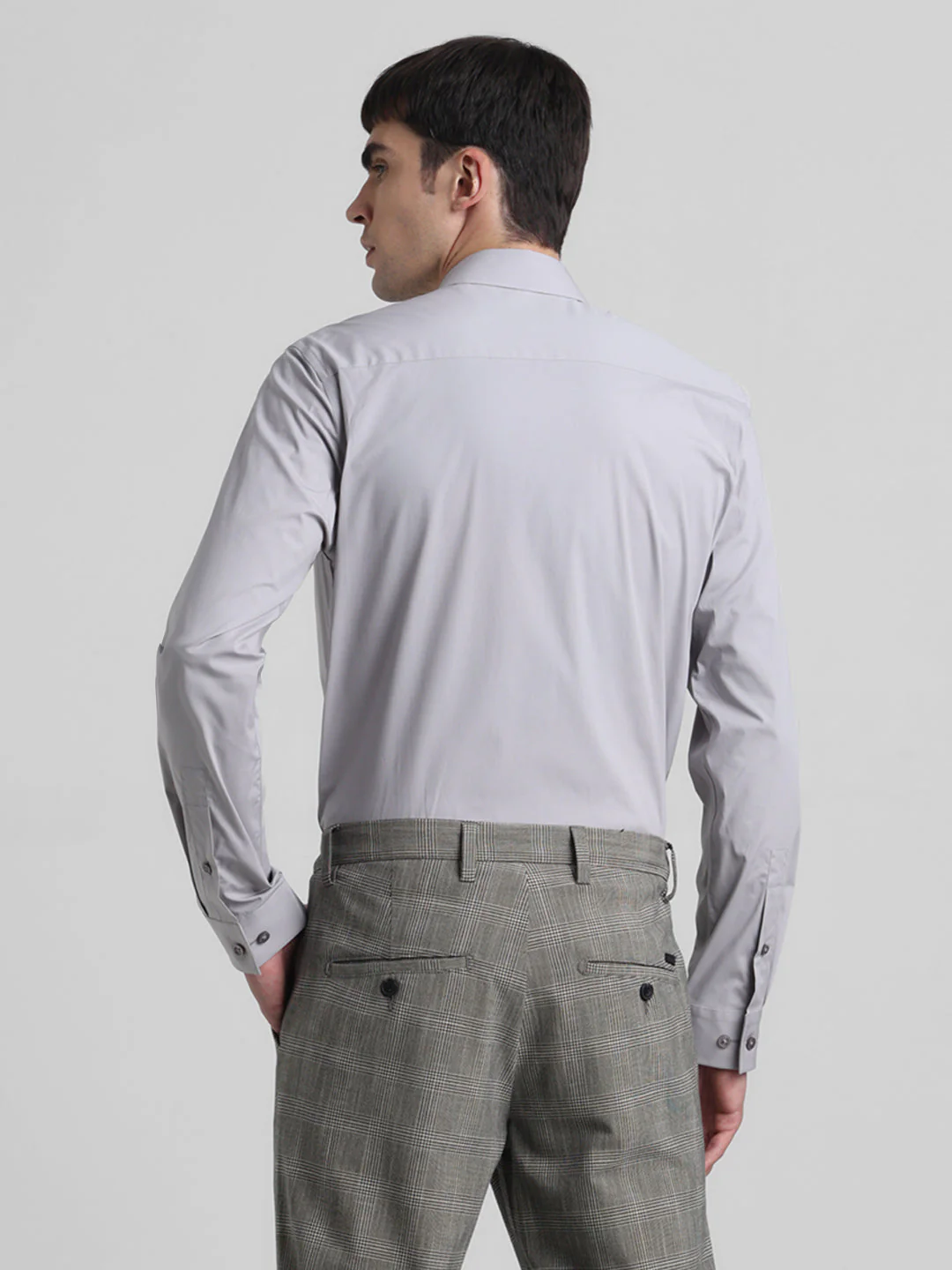 Men's Grey Solid Slim Fit Poplin Shirt With Cutaway Collar - Image 4