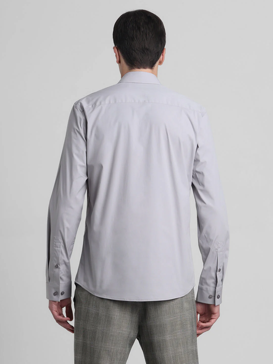 Men's Grey Solid Slim Fit Poplin Shirt With Cutaway Collar - Image 9