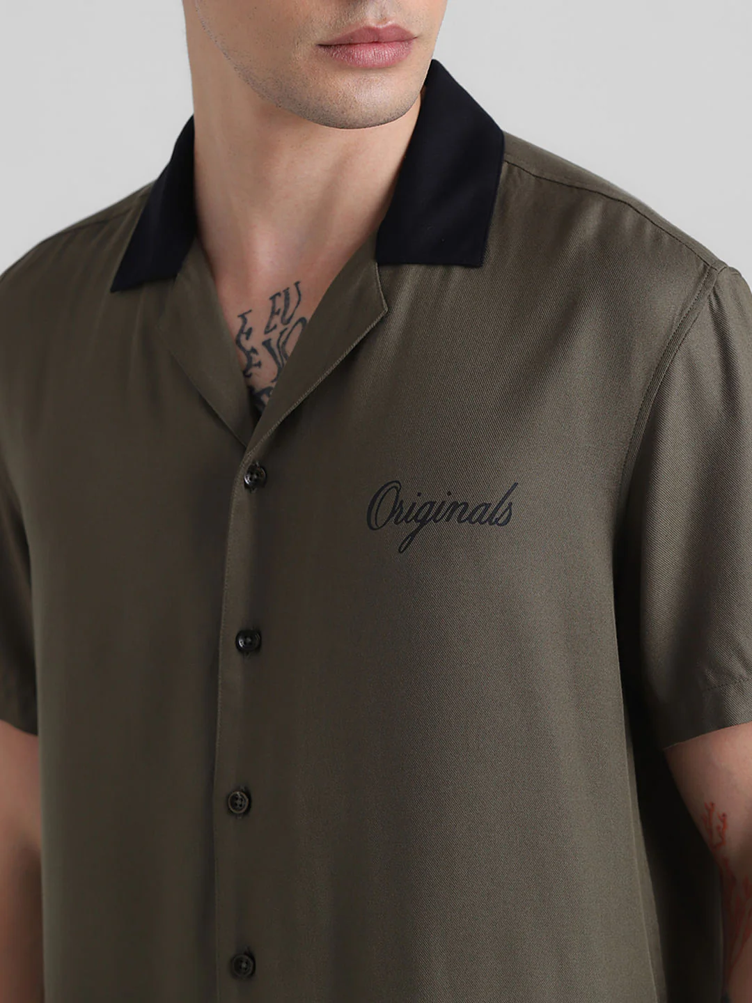 Green Printed Short Sleeves Shirt - Image 6