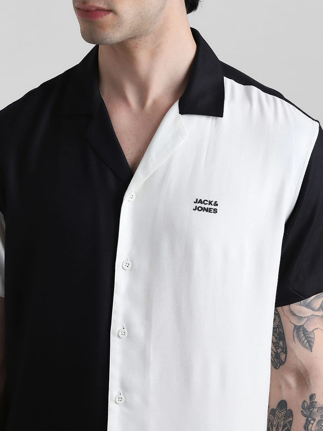 White Colourblocked Short Sleeves Shirt - Image 5