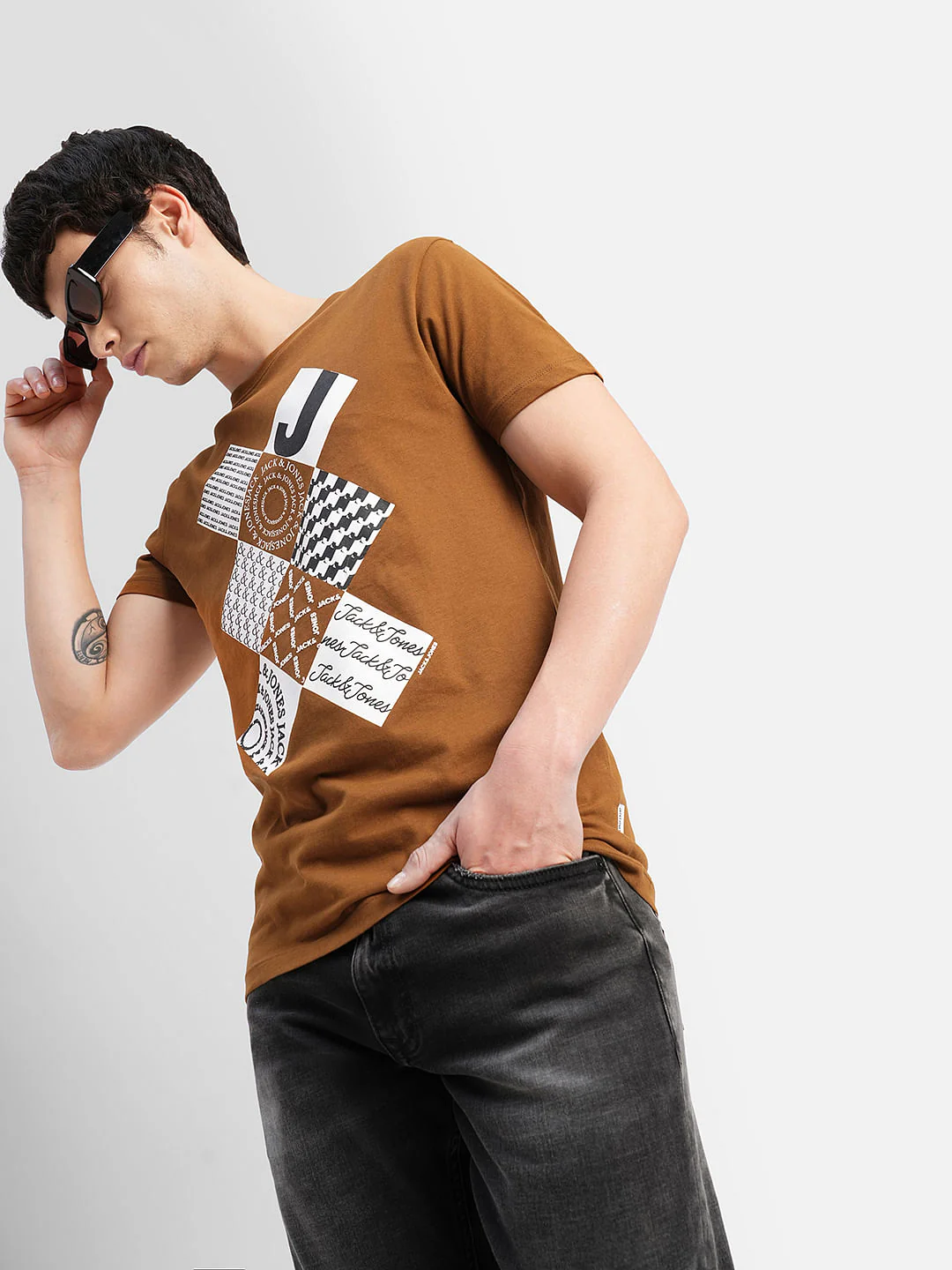 Brown Graphic Print Crew Neck T-shirt