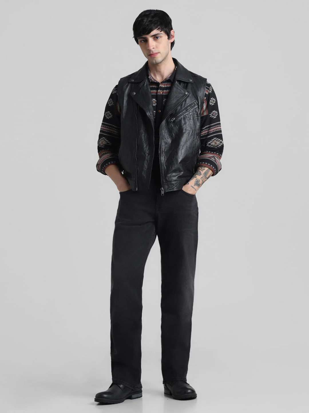 Black Leather Sleeveless Biker Jacket - Image 7