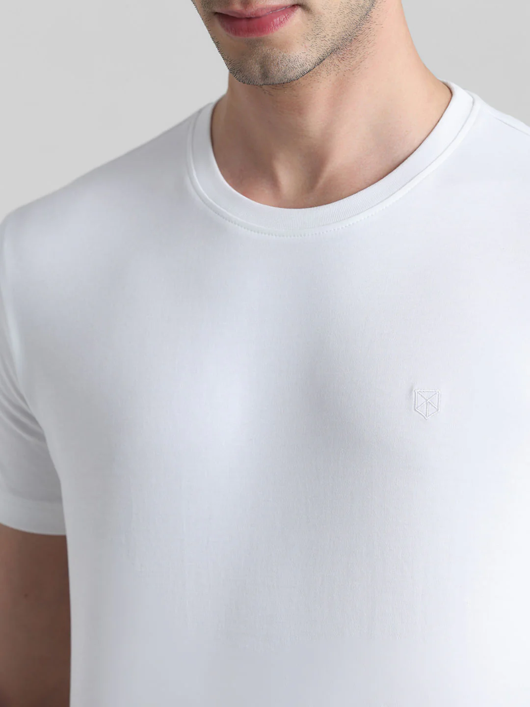 White Crew Neck T-shirt - Image 5