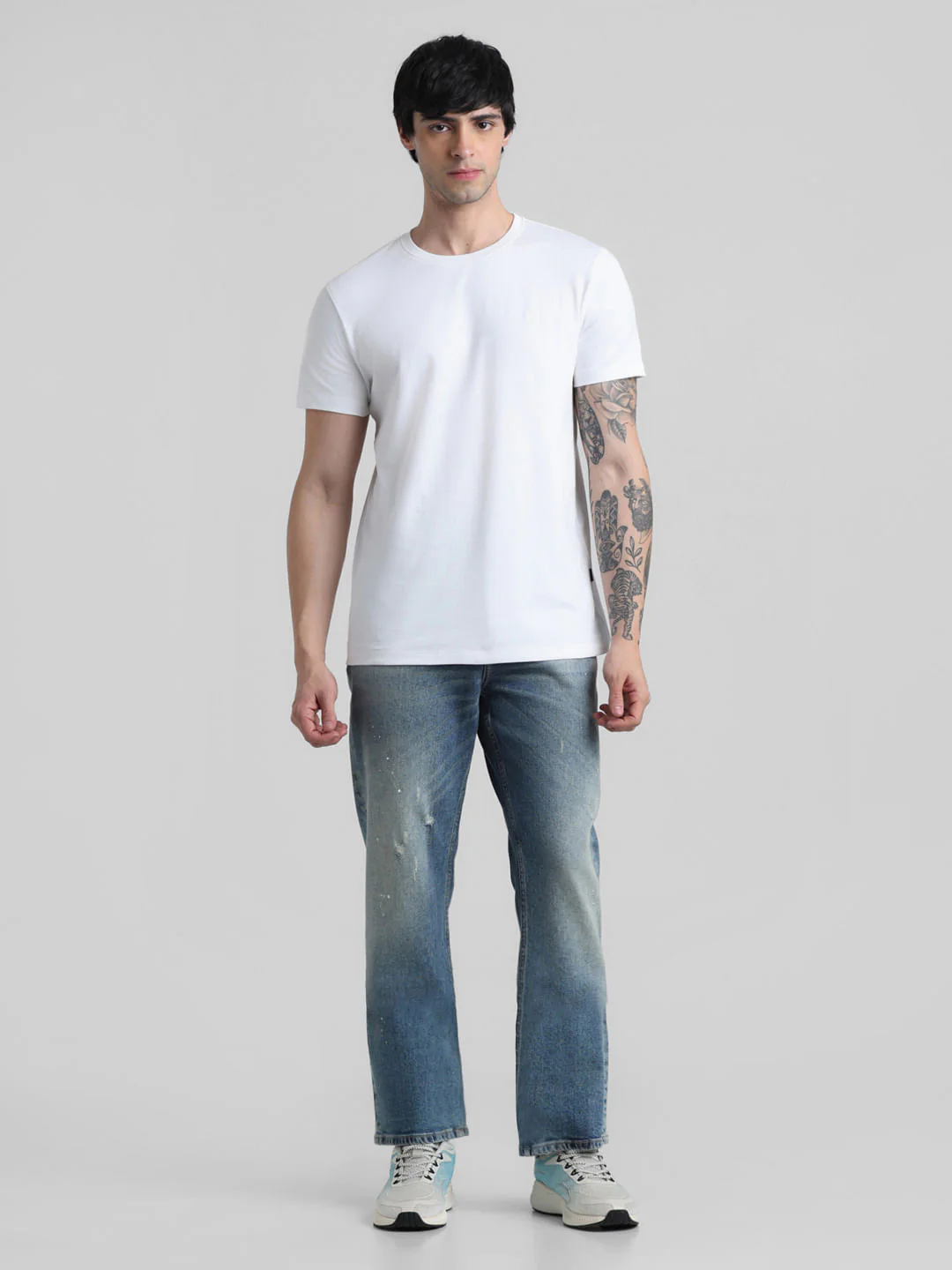 White Crew Neck T-shirt - Image 6