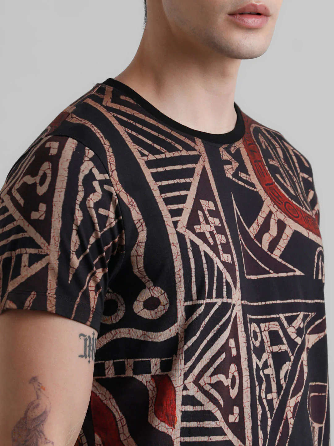 Black Abstract Print T-shirt - Image 5