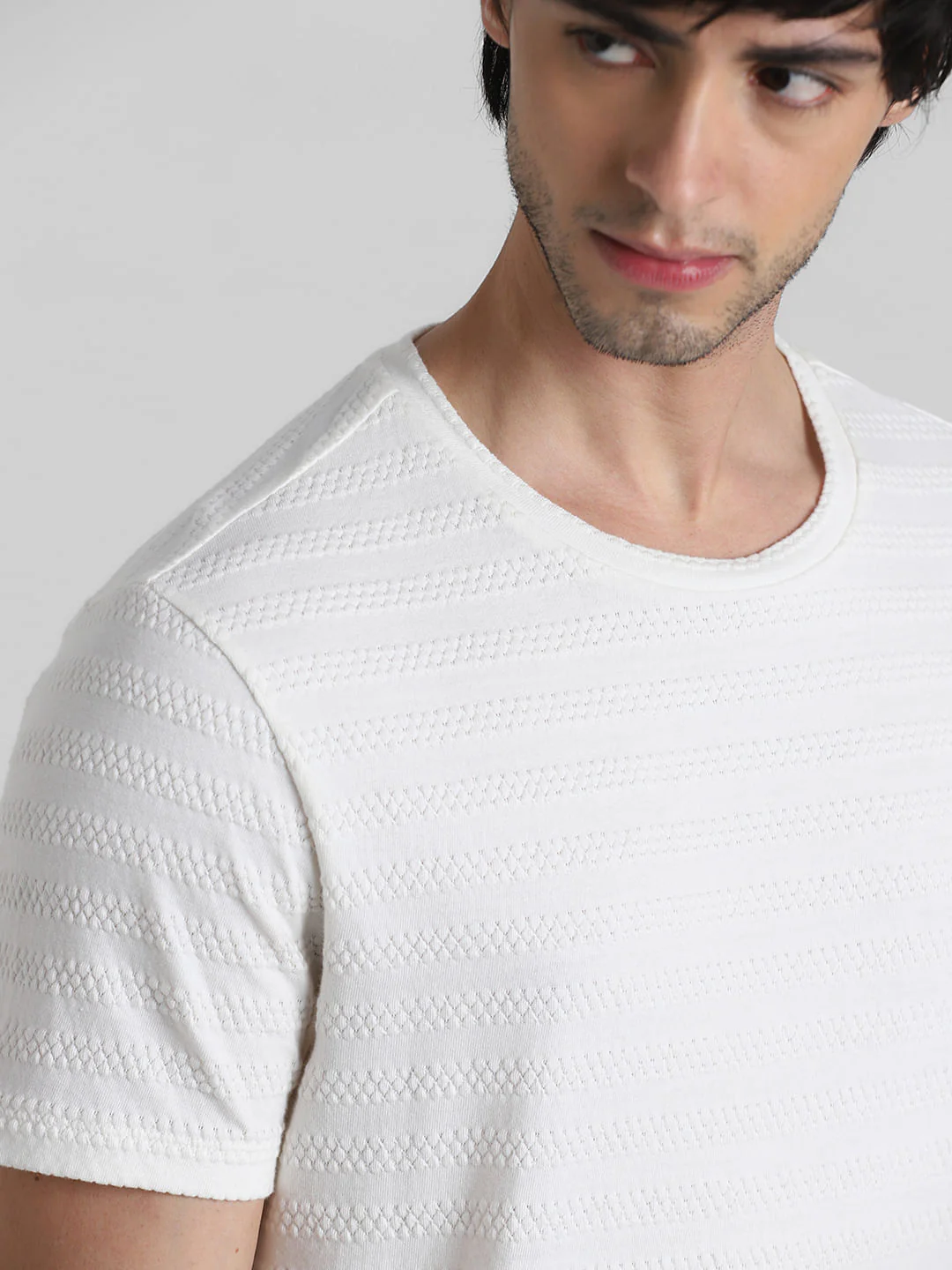 White Knitted Crew Neck T-shirt - Image 5