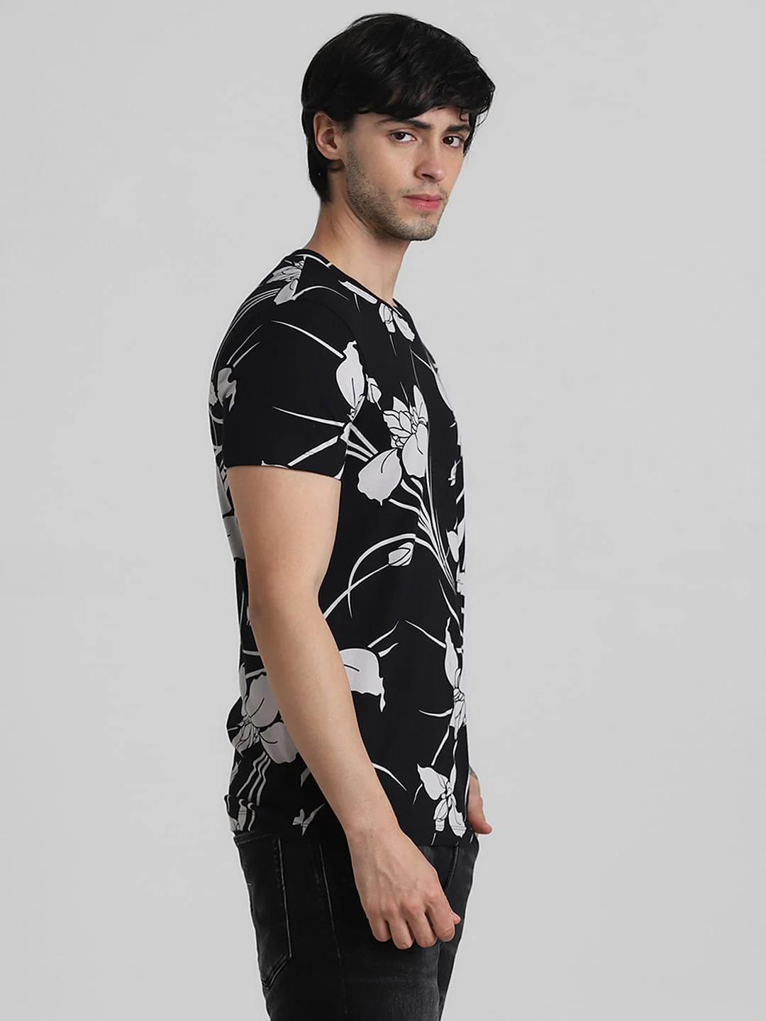 Black Floral Print T-shirt - Image 3