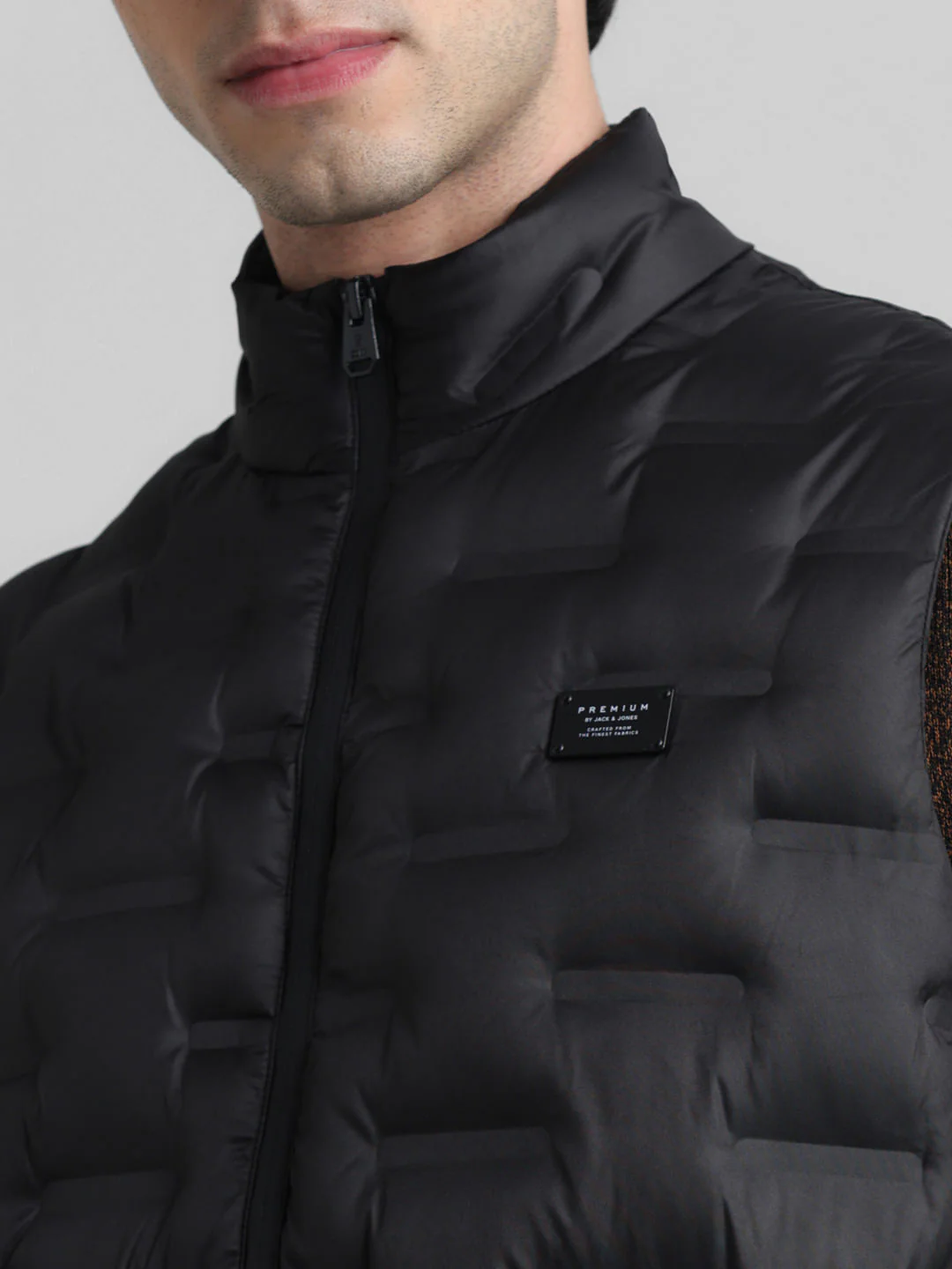Black Sleeveless Puffer Vest - Image 5