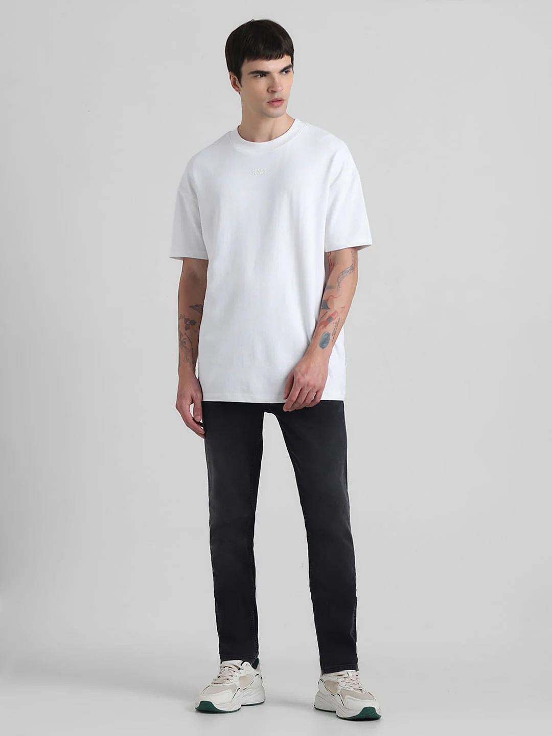 Knitted Crew Neck T-shirt - White - Image 6