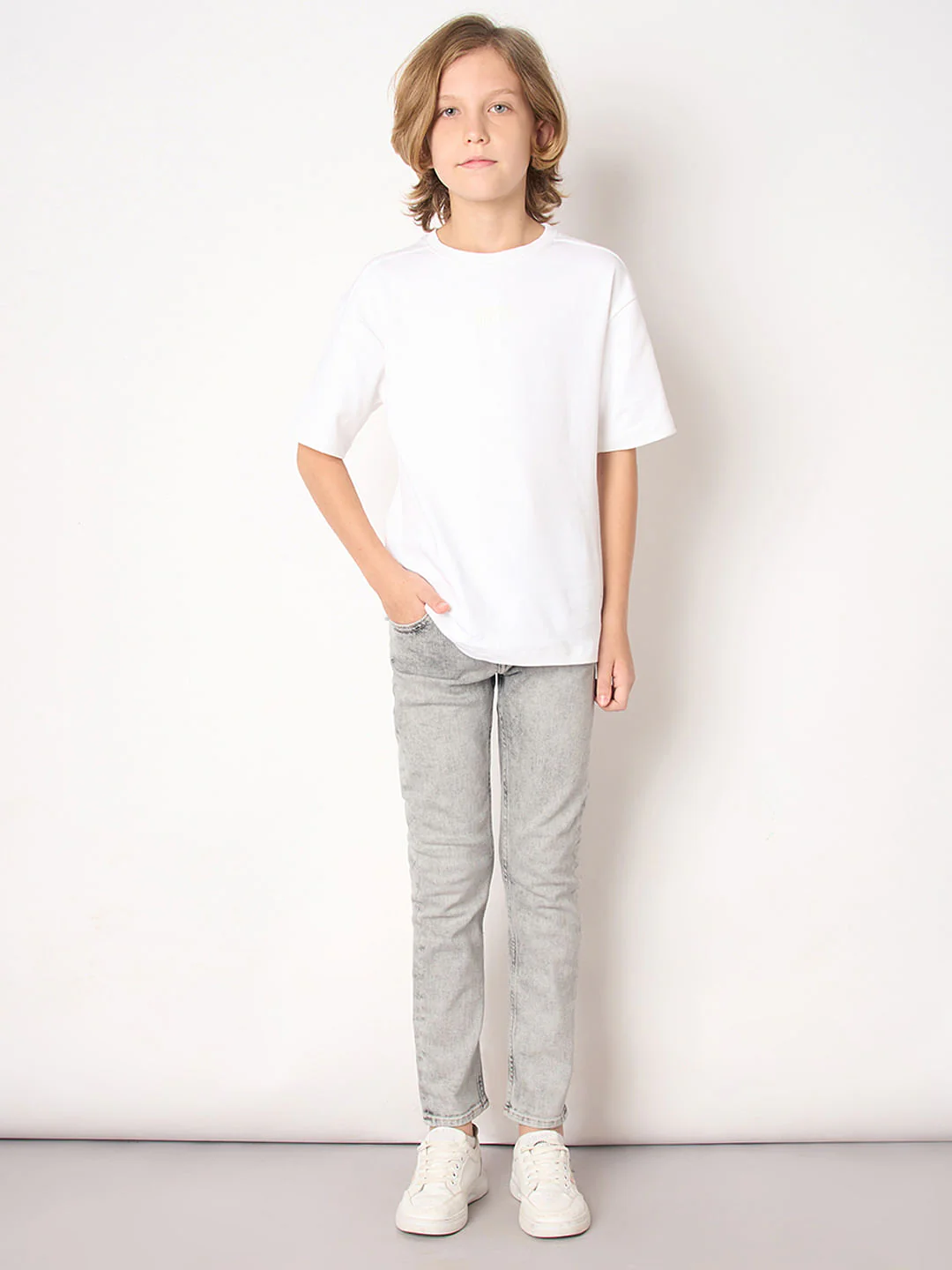 Boys Light Grey Mid Rise Straight Fit Jeans - Image 5