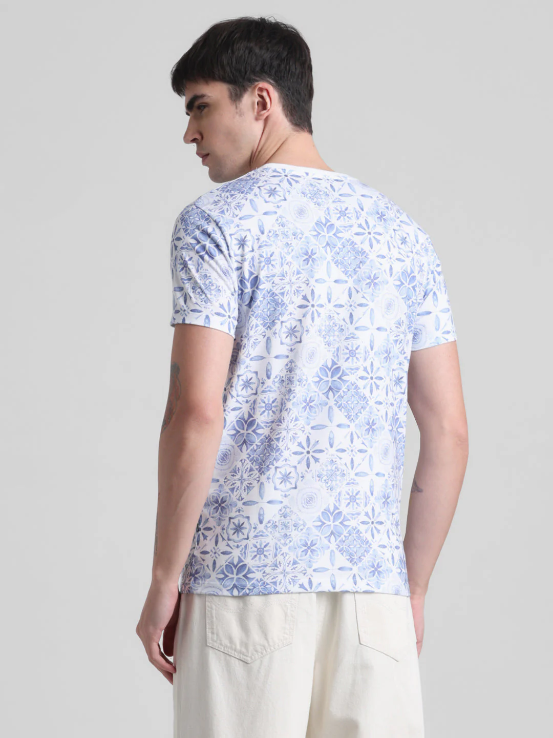 Abstract Printed T-shirt - Image 4
