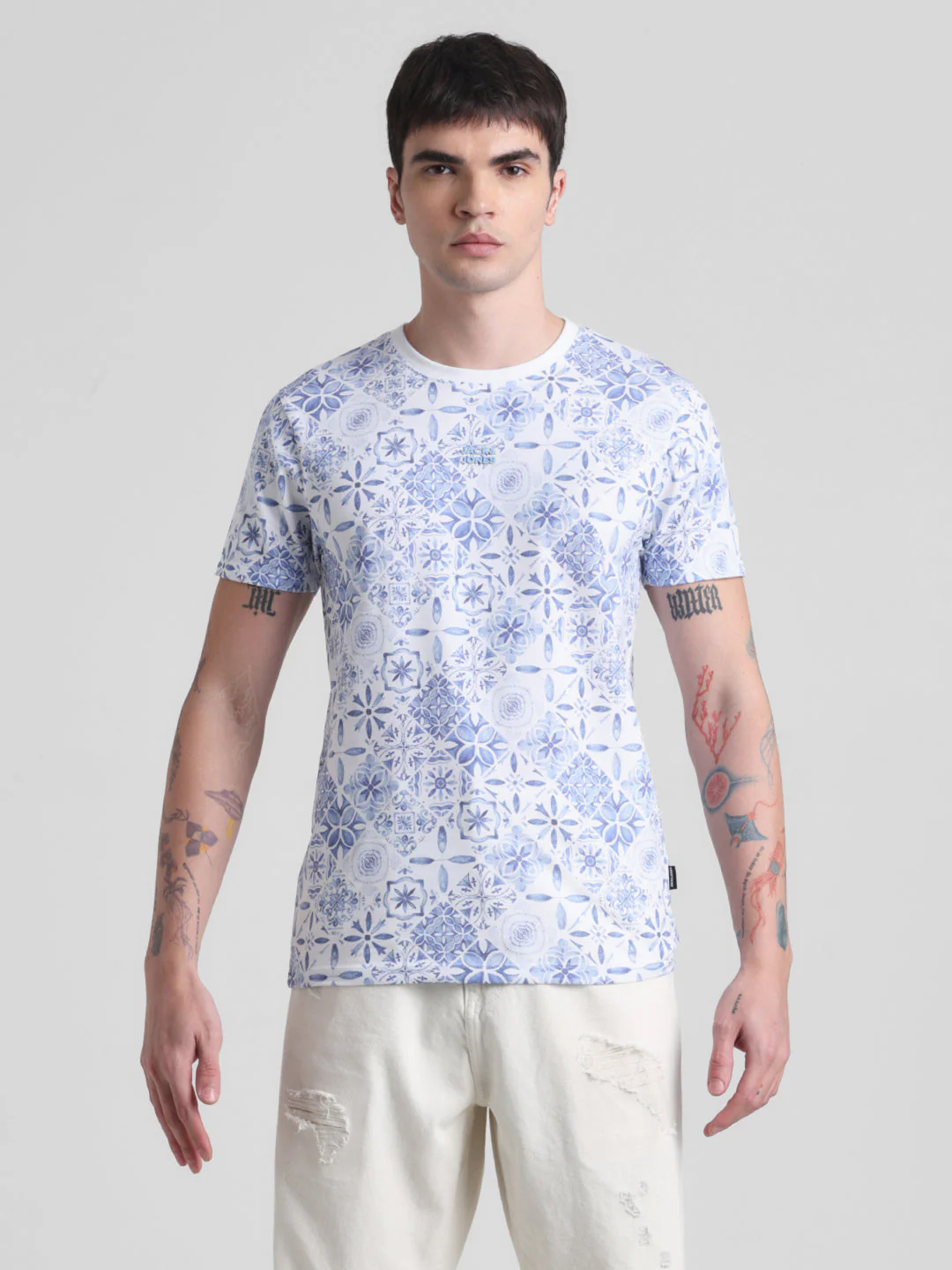 Abstract Printed T-shirt - Image 8
