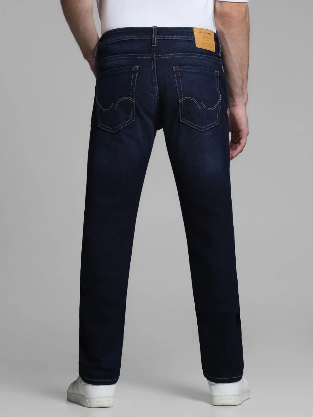 Dark Blue Washed Regular Fit Jeans For Men. - Image 3