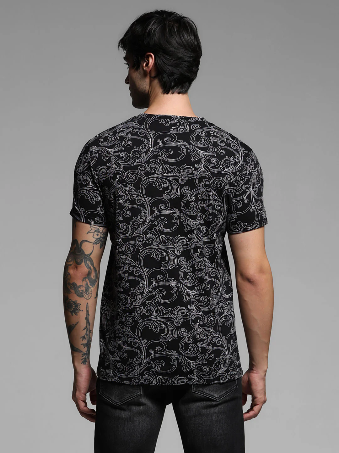 Black Graphic Print Crew Neck T-shirt - Image 4