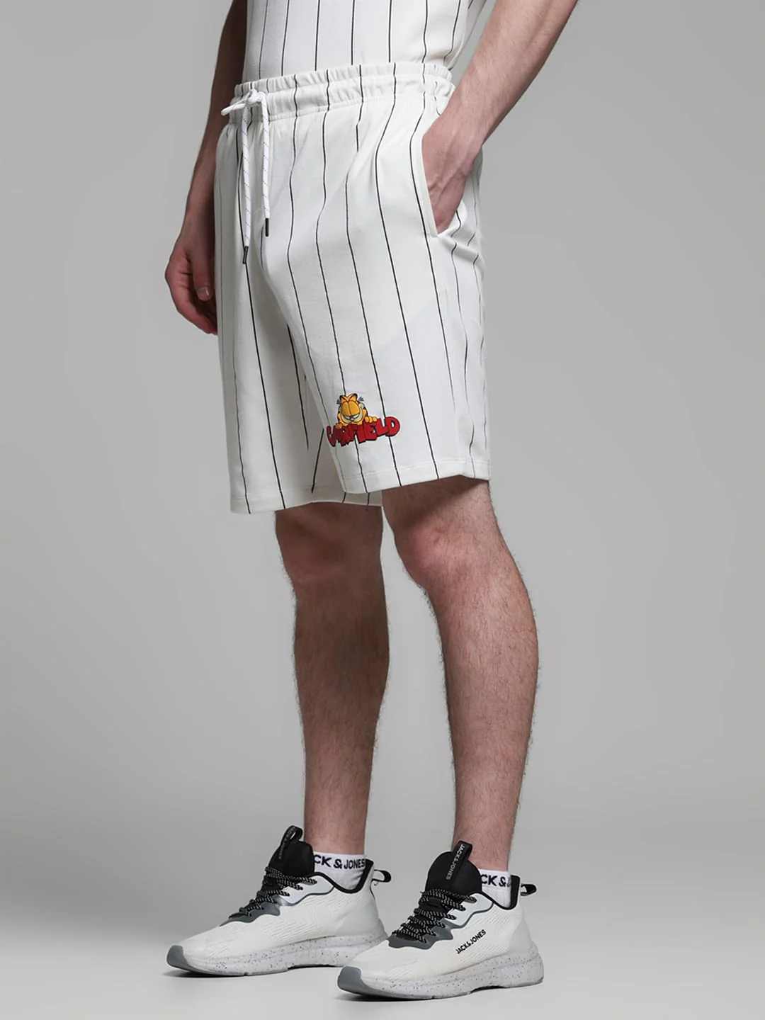 JACK&JONES X GARFIELD White Striped Co-ord Set Shorts - Image 2
