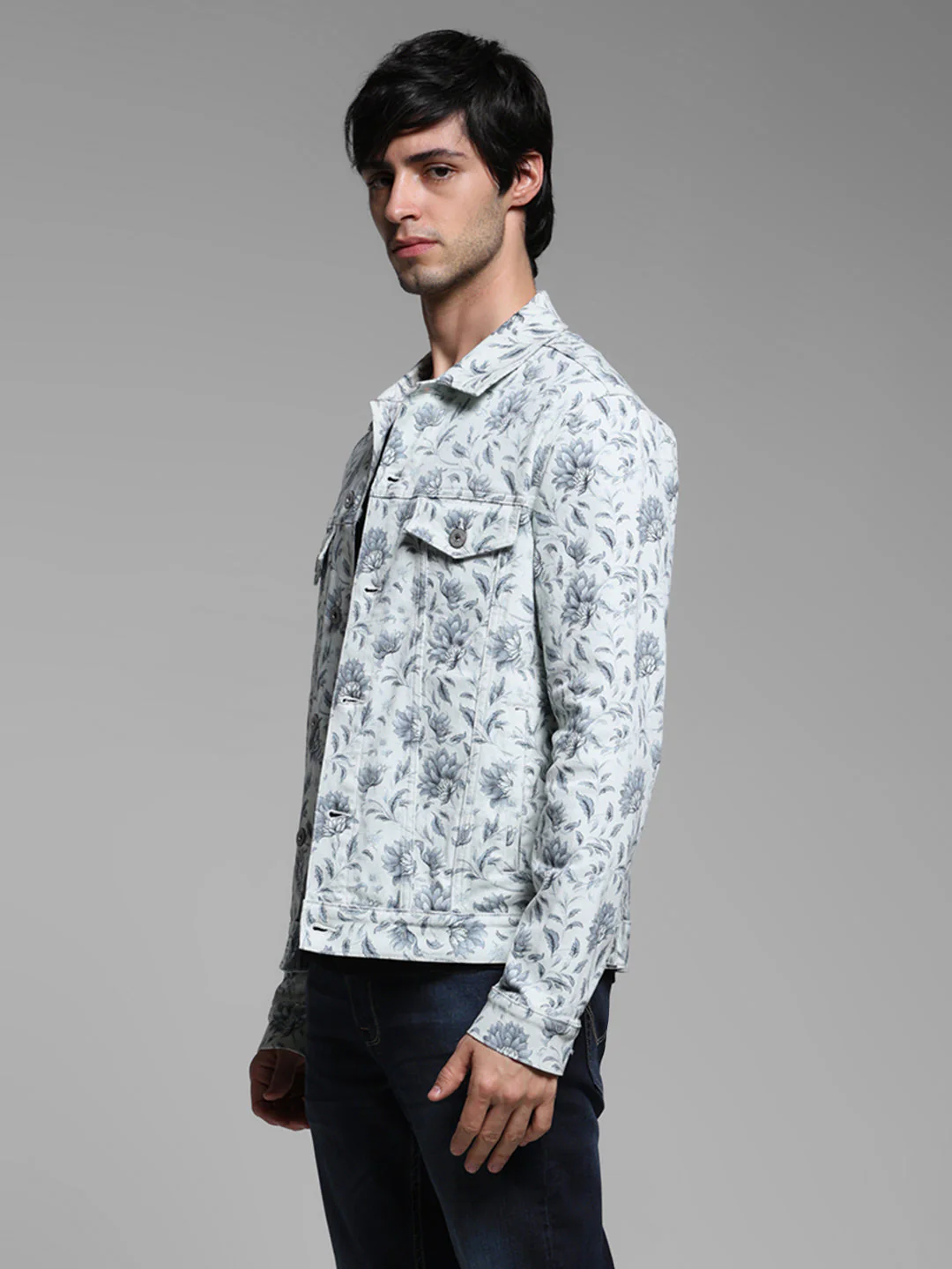 Men's Off White Floral Print Denim Jacket With Flap Pockets - Image 3