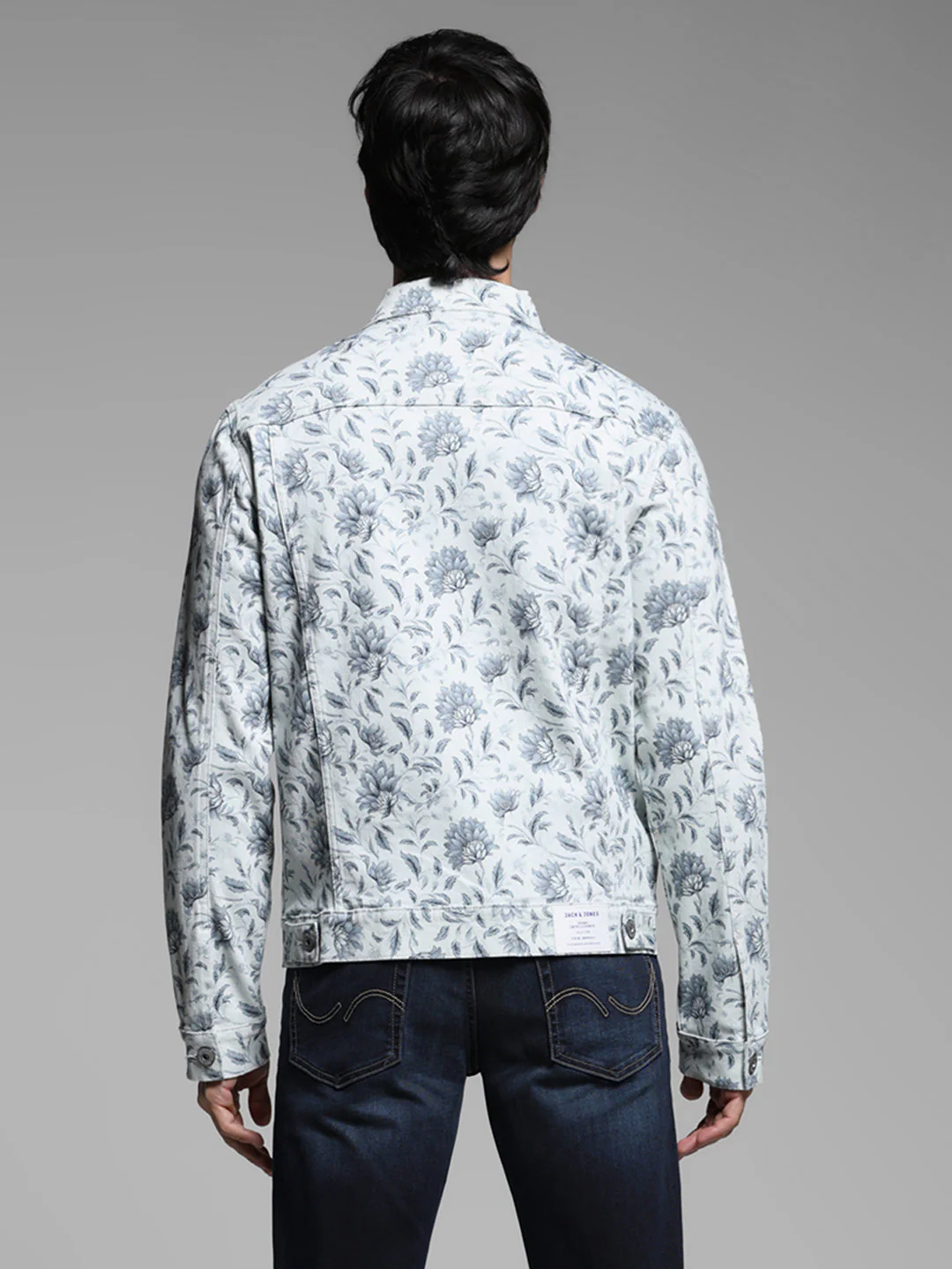 Men's Off White Floral Print Denim Jacket With Flap Pockets - Image 9