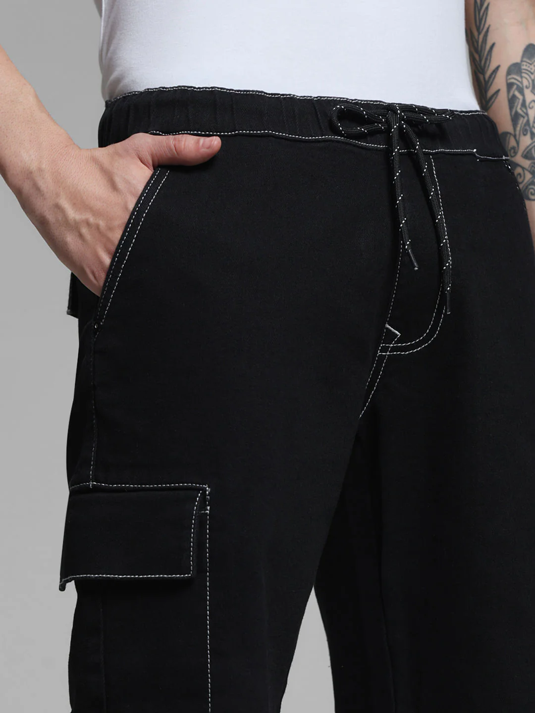 Black Contrast Stitch Cargo Shorts - Image 4