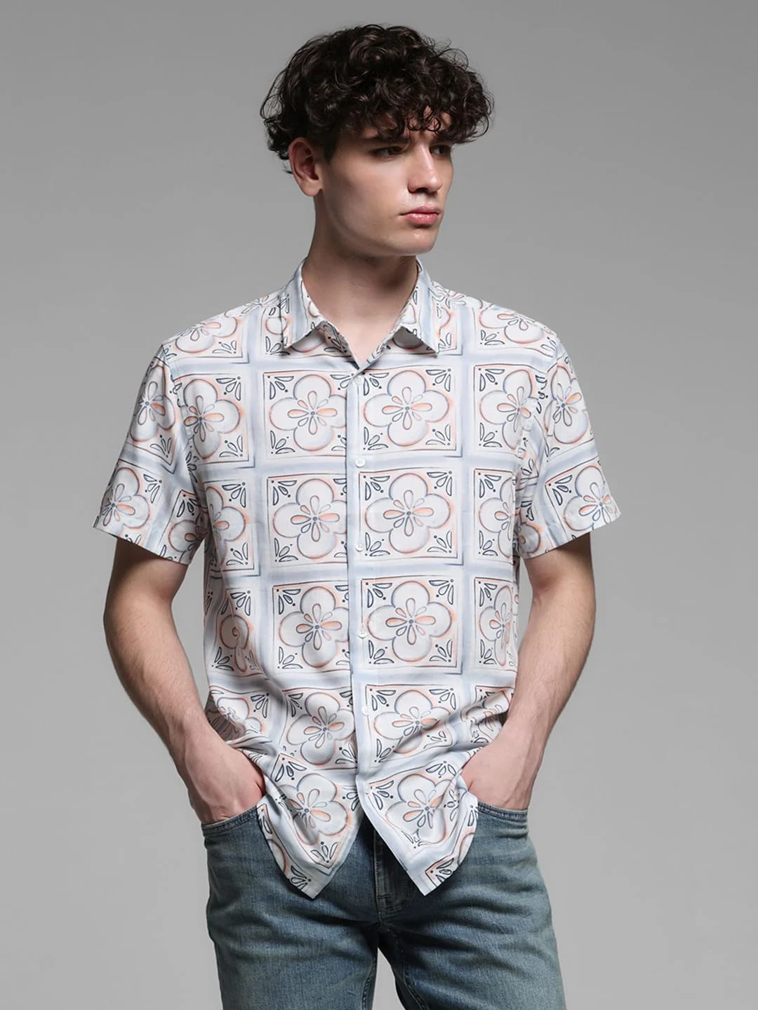 White Abstract Print Short Sleeves Shirt - Image 2