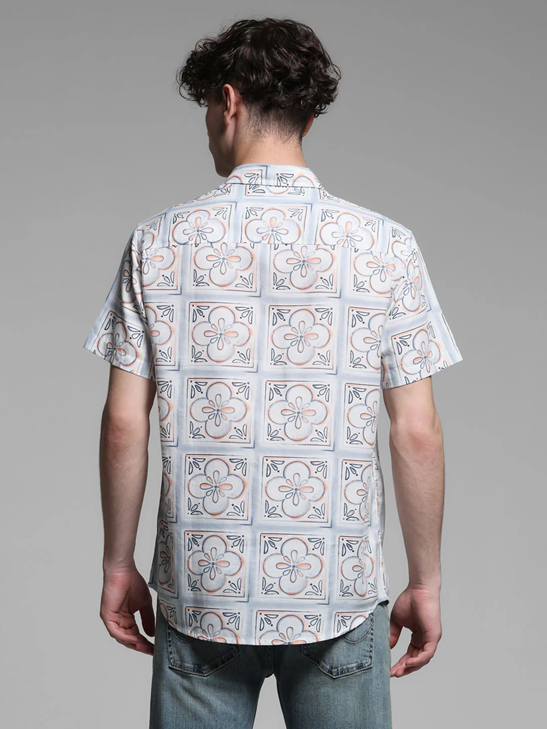 White Abstract Print Short Sleeves Shirt - Image 4