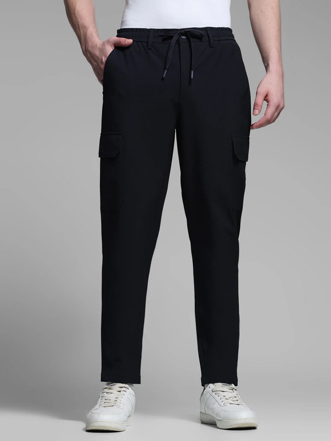 Men Solid Navy Blue Regular Fit Cargo Pants With 6 Pockets