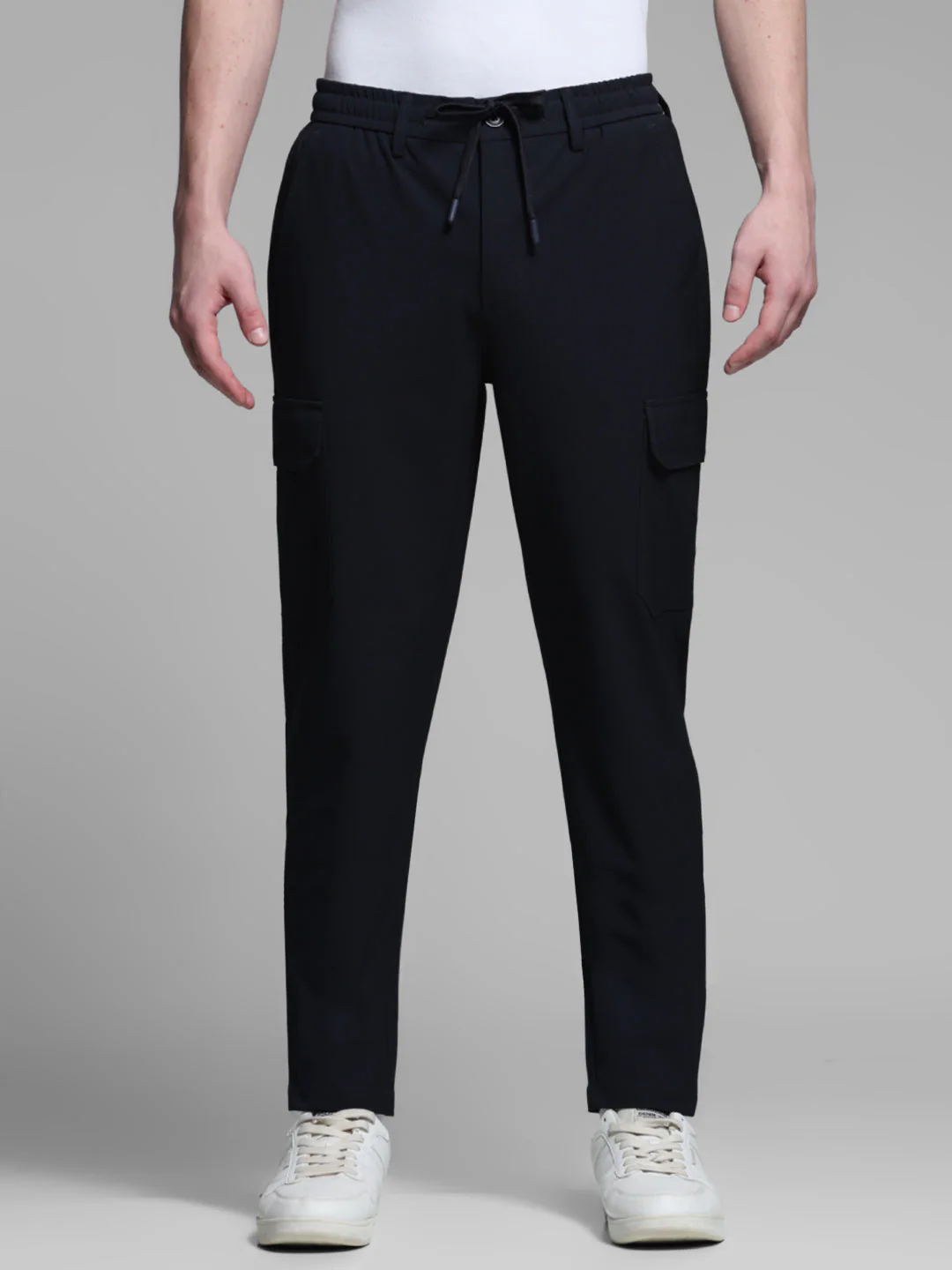 Men Solid Navy Blue Regular Fit Cargo Pants With 6 Pockets - Image 8