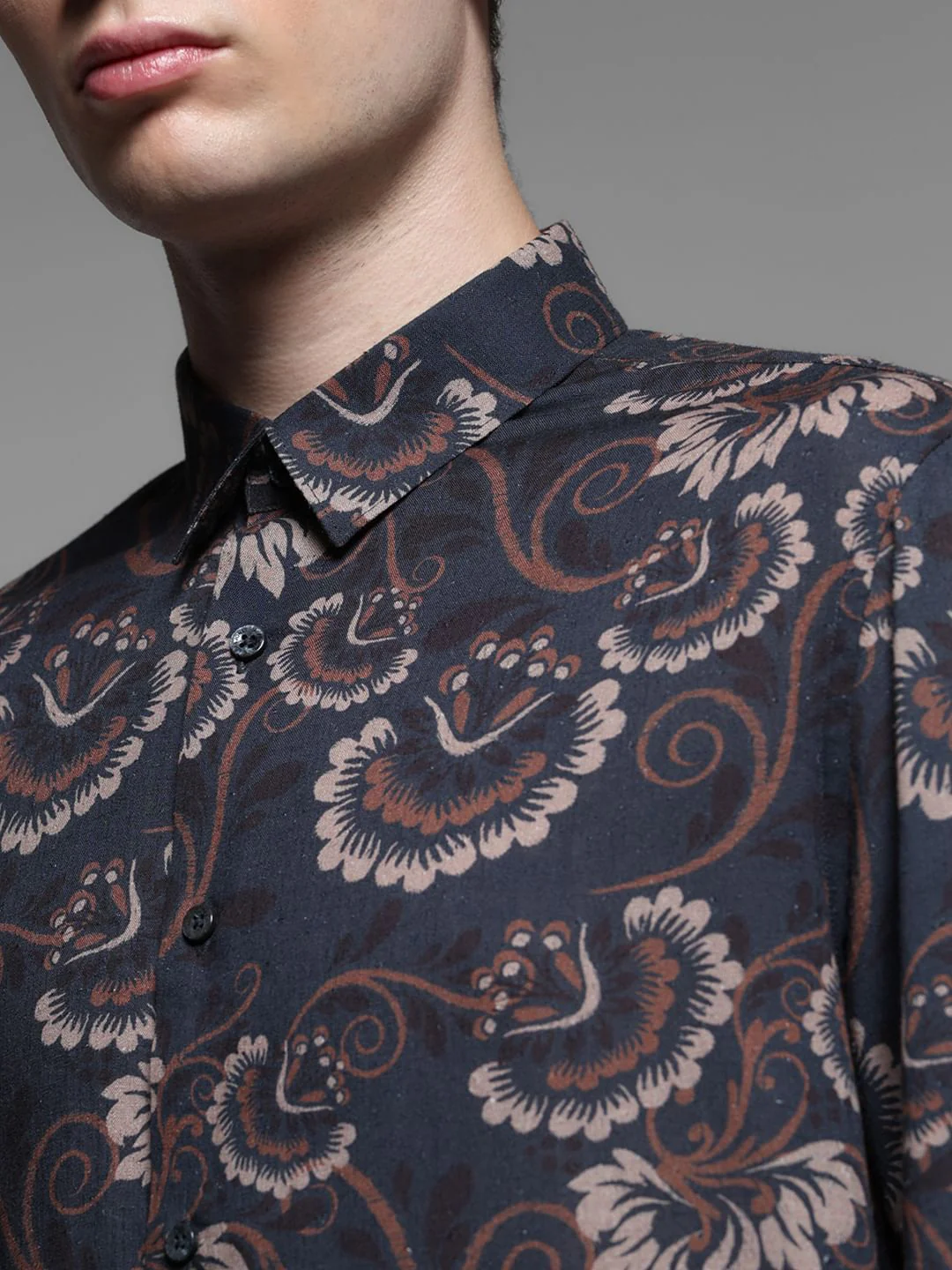 Black Floral Lyocell-Linen Shirt - Image 5