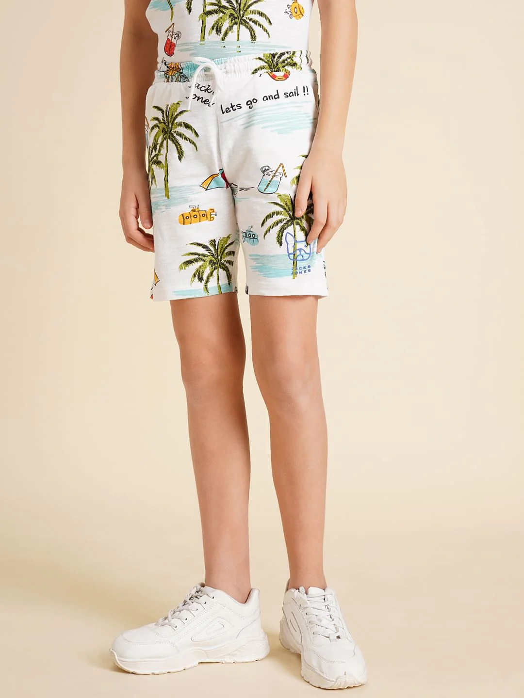 Boys White Printed Co-ord Set Shorts - Image 2