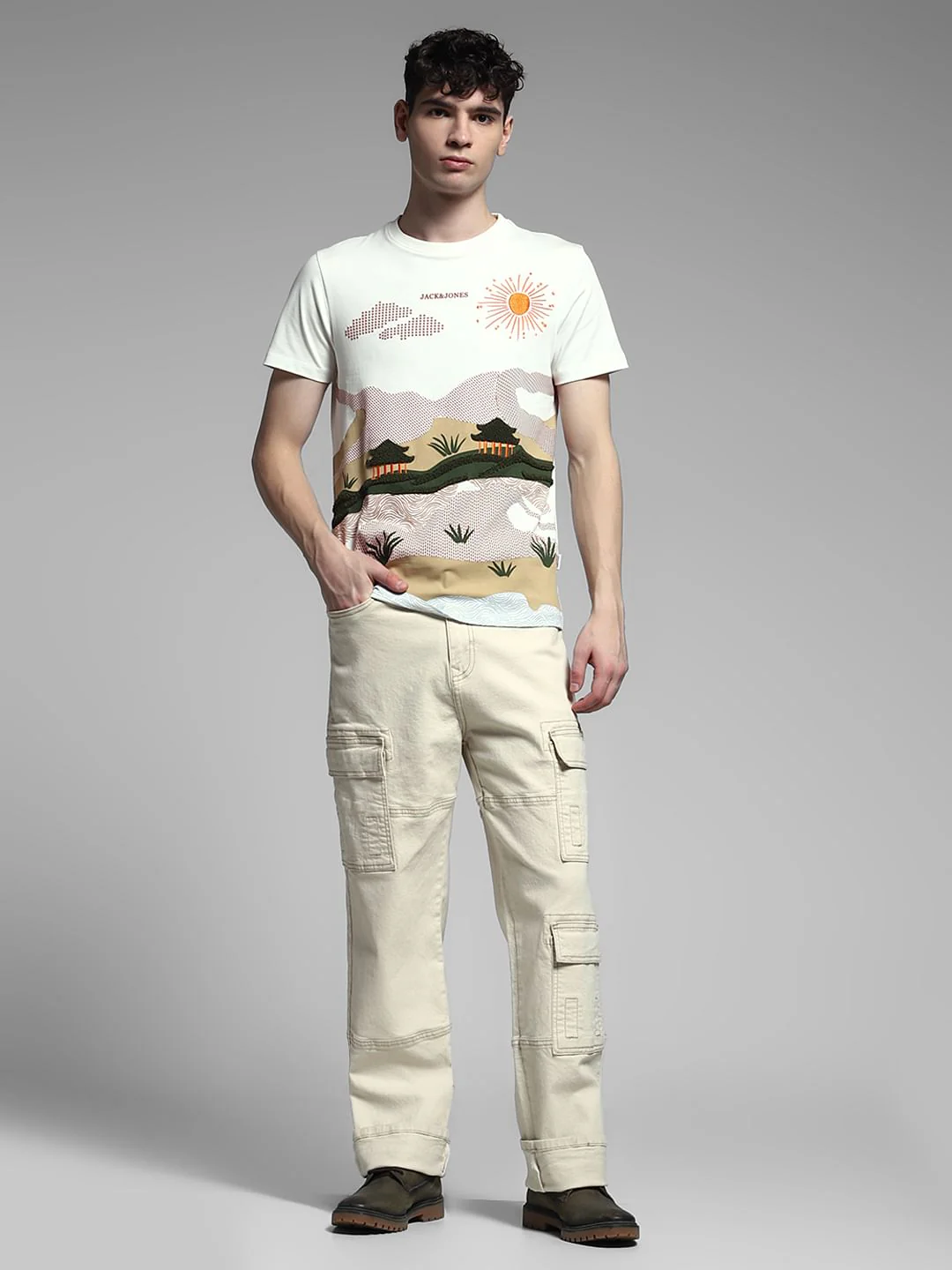 White Embroidered Graphic T-shirt - Image 6
