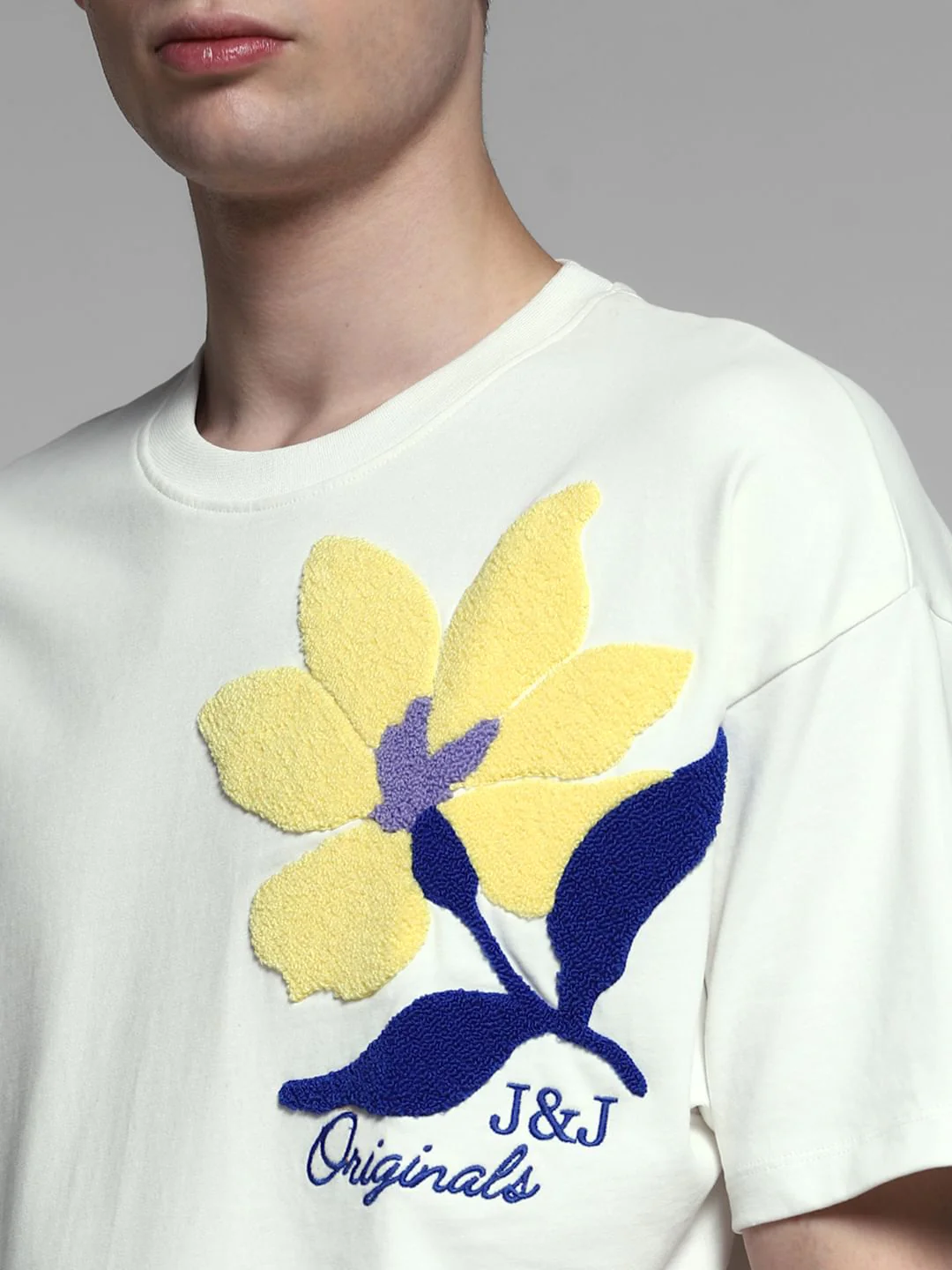 White Embroidered Print Cotton T-Shirt - Image 5